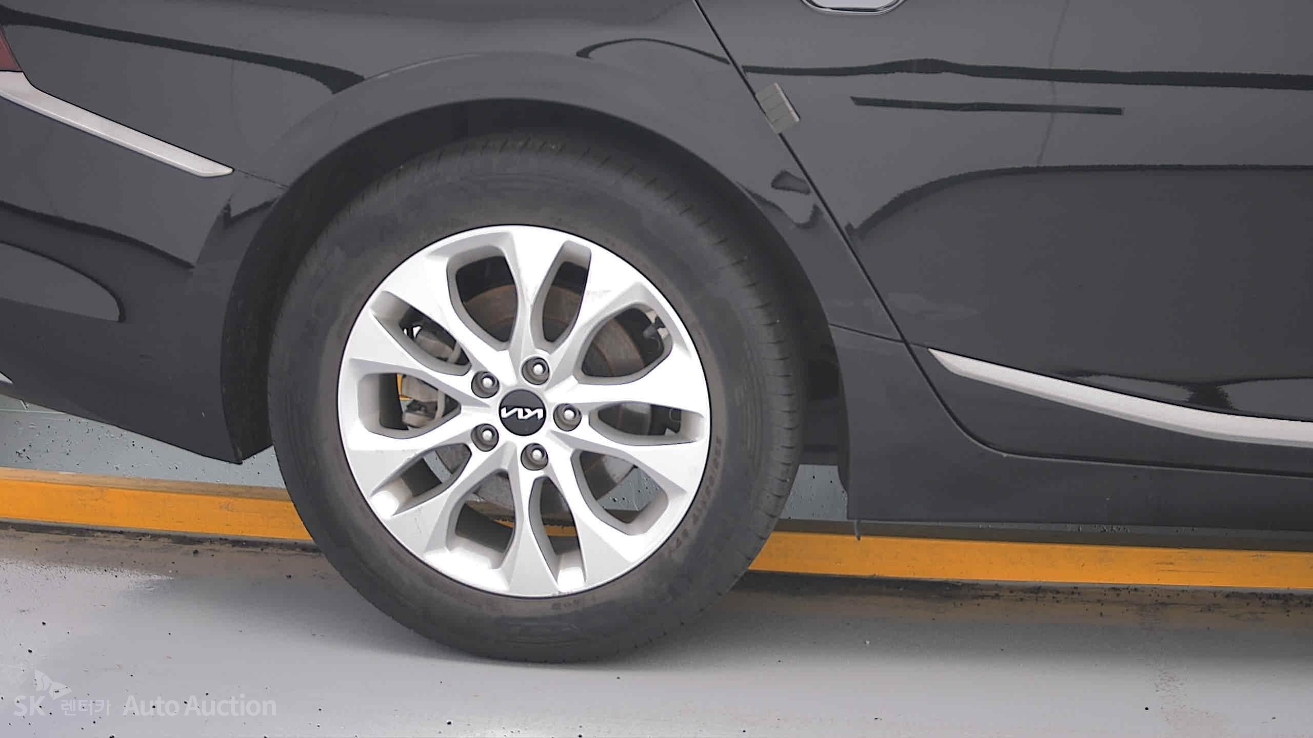 2023 - kia k8