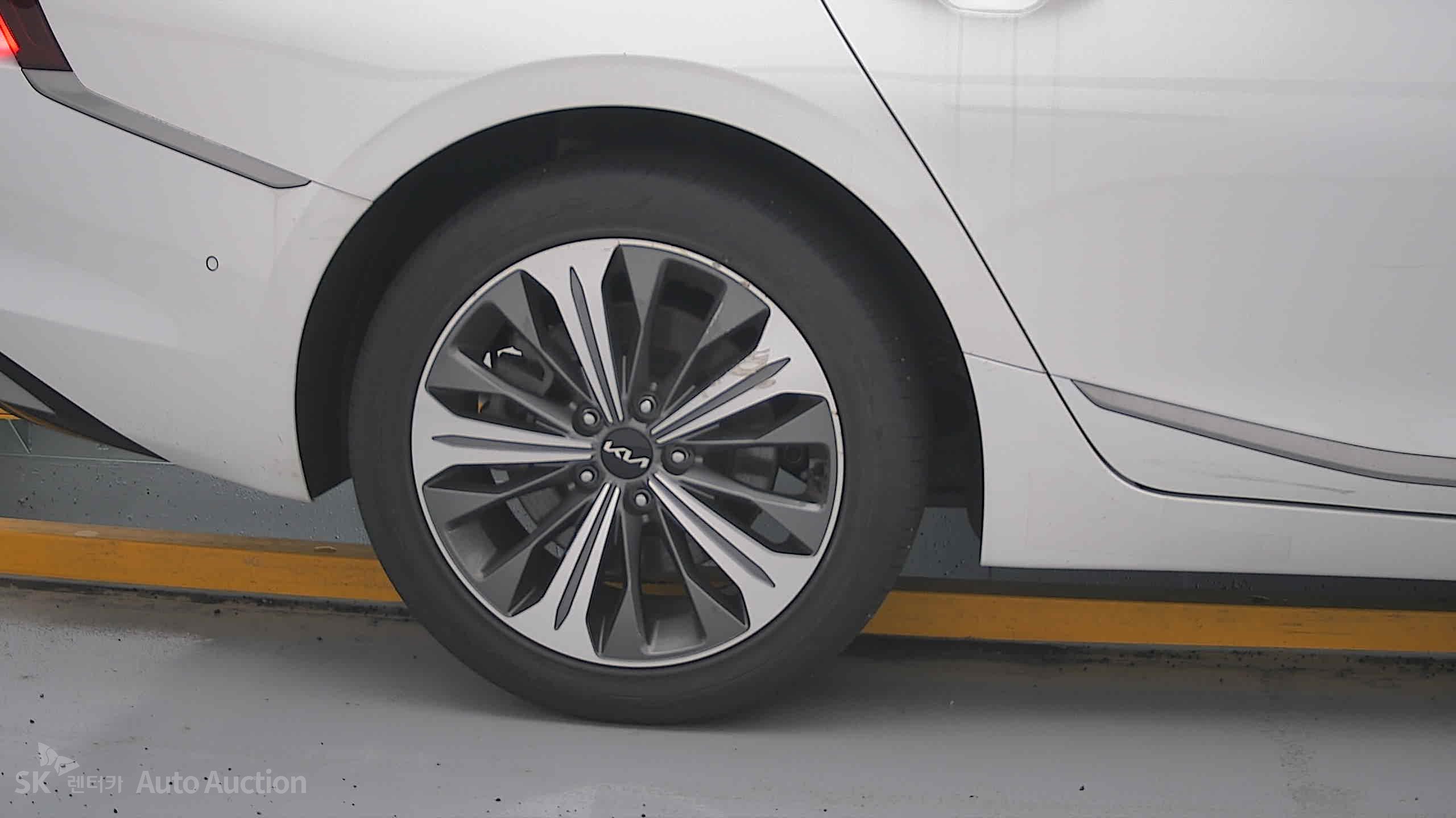 2022 - kia k8