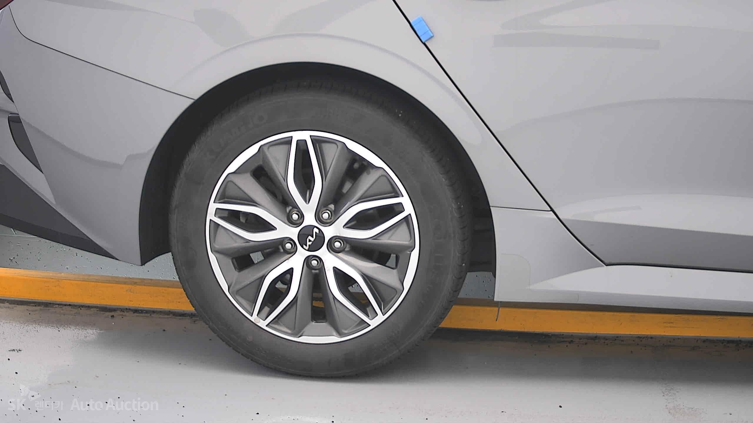 2023 - kia k5