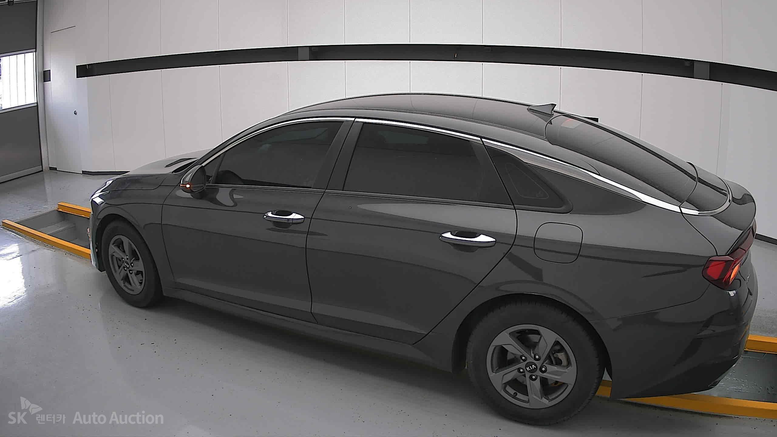 2021 - kia k5