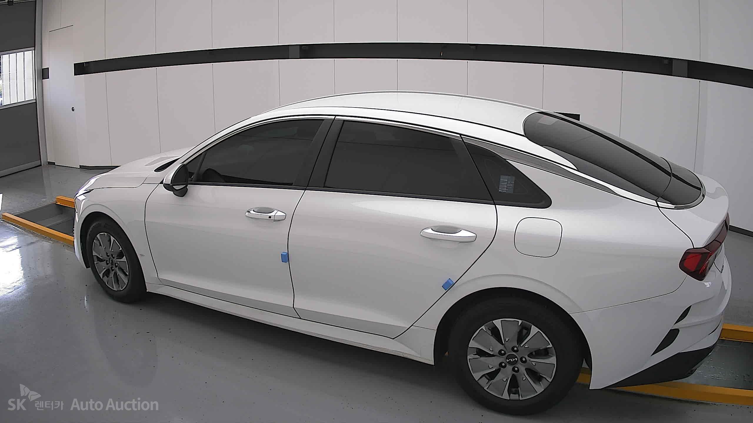2022 - kia k5