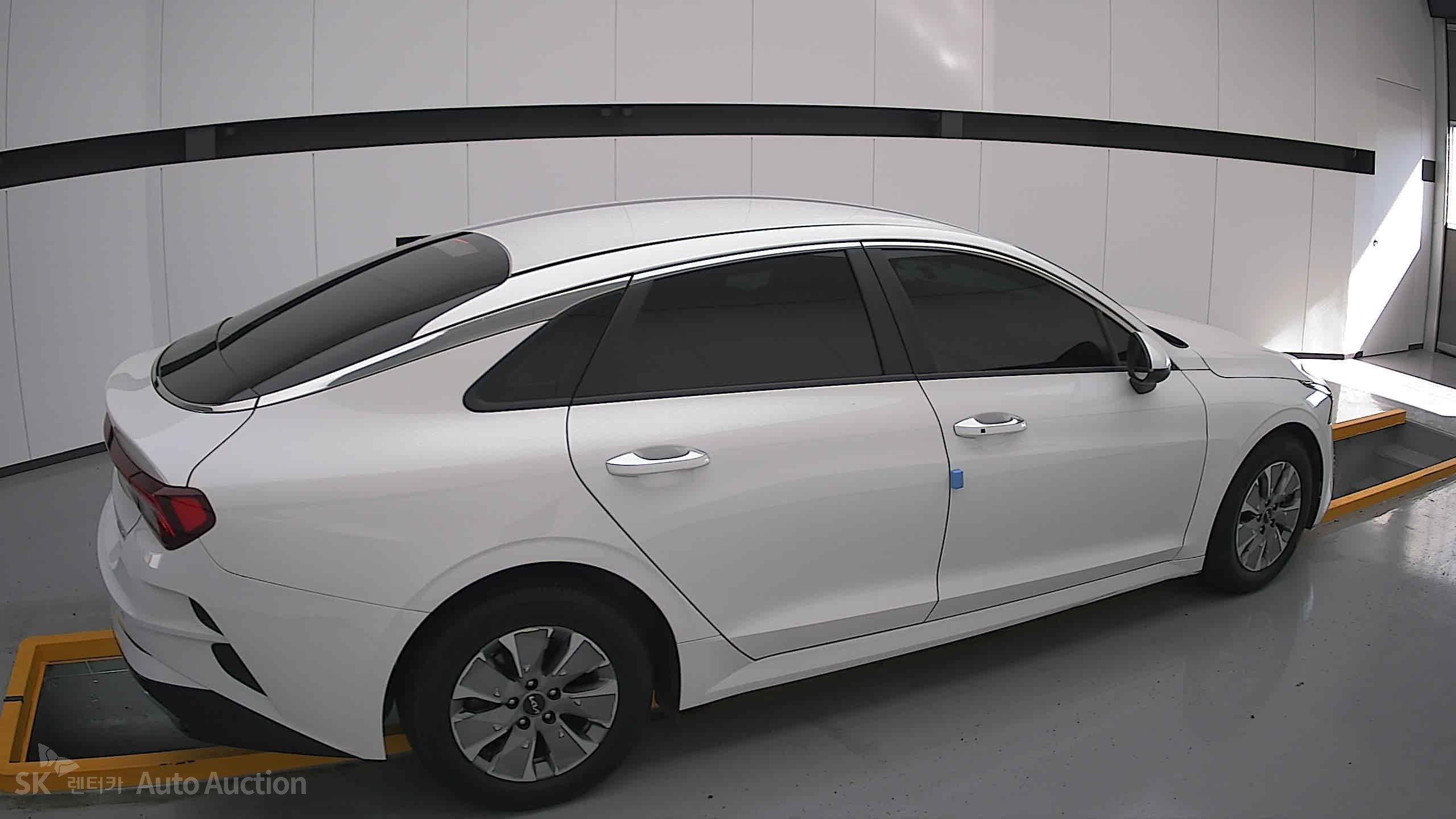2022 - kia k5