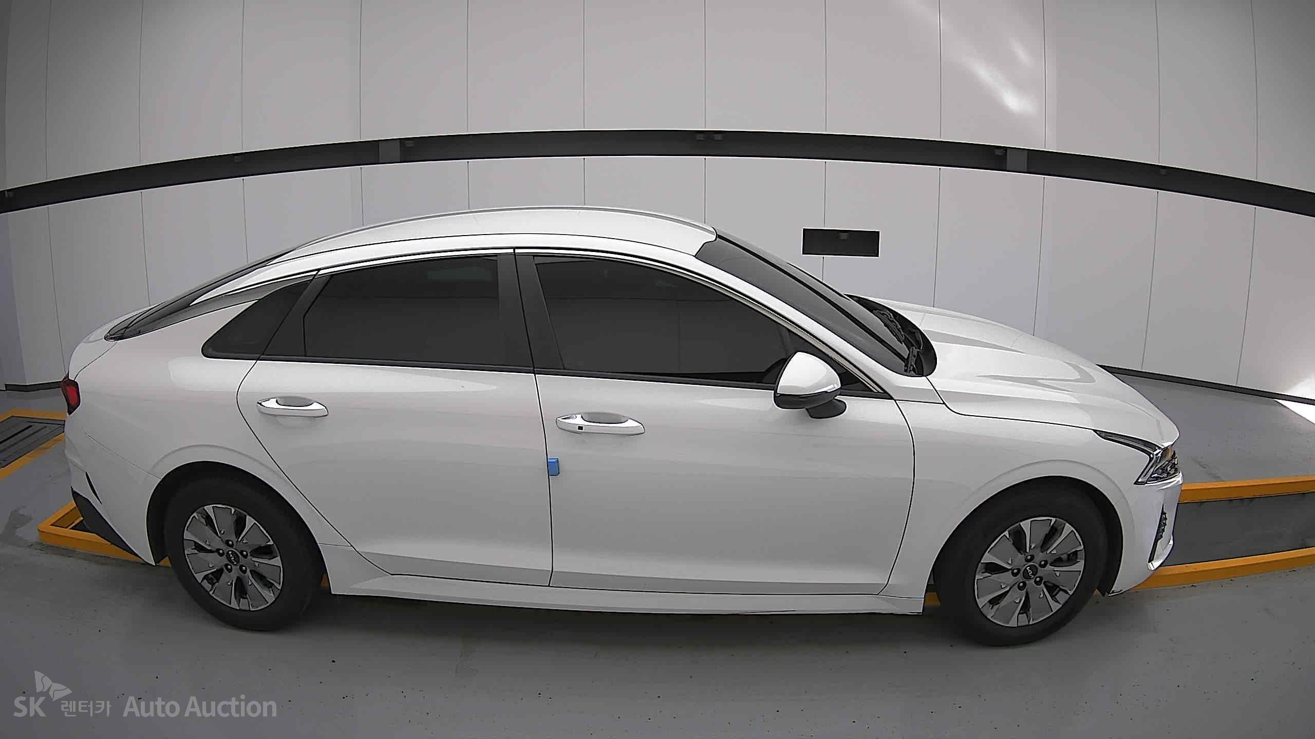 2022 - kia k5