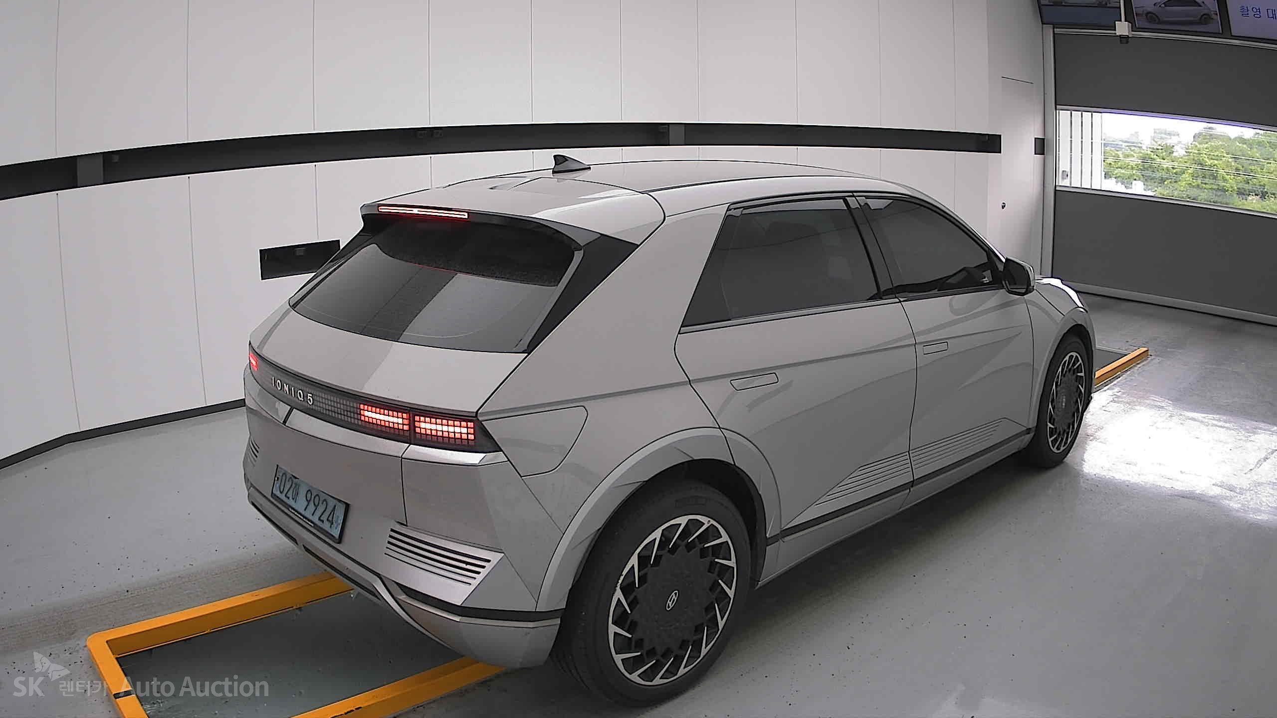 2022 - hyundai ioniq
