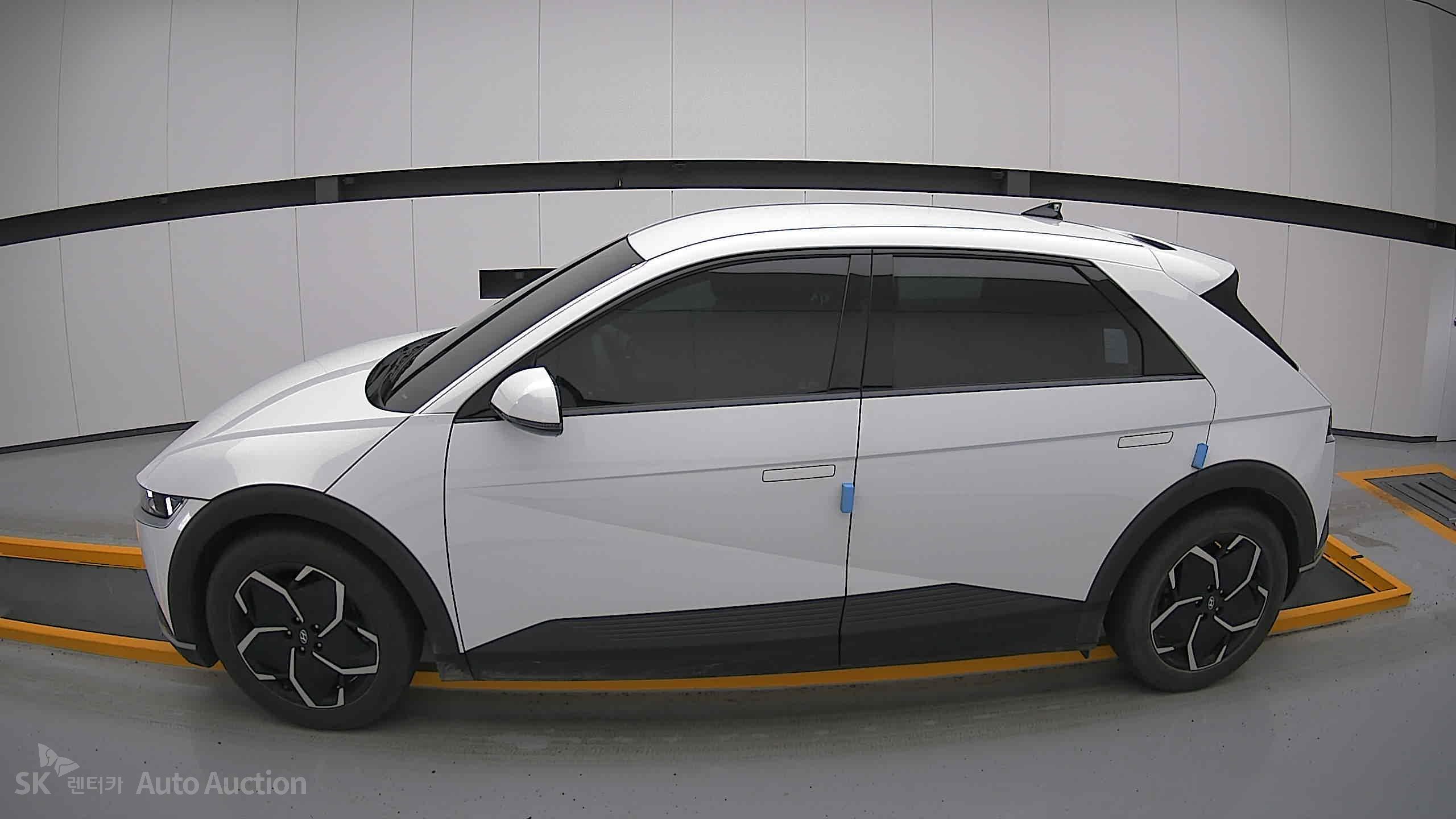 2022 - hyundai ioniq