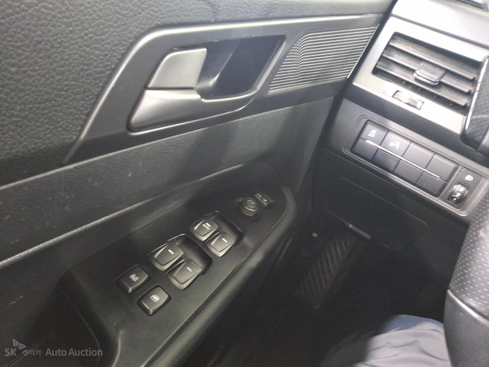 2021 - kg mobility (ssangyong) rexton