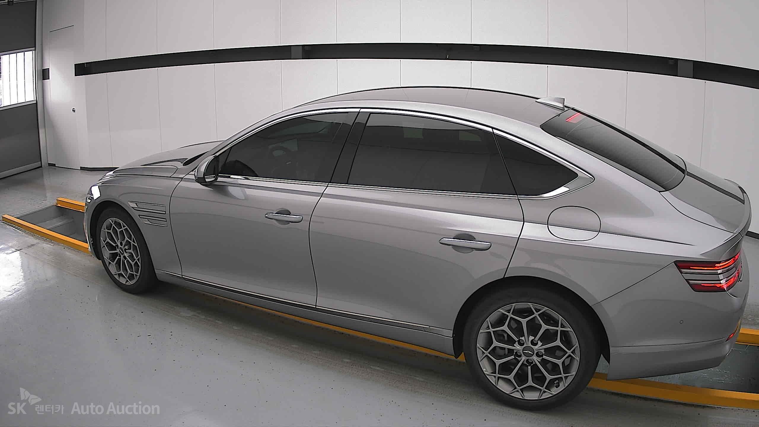 2022 - genesis g80