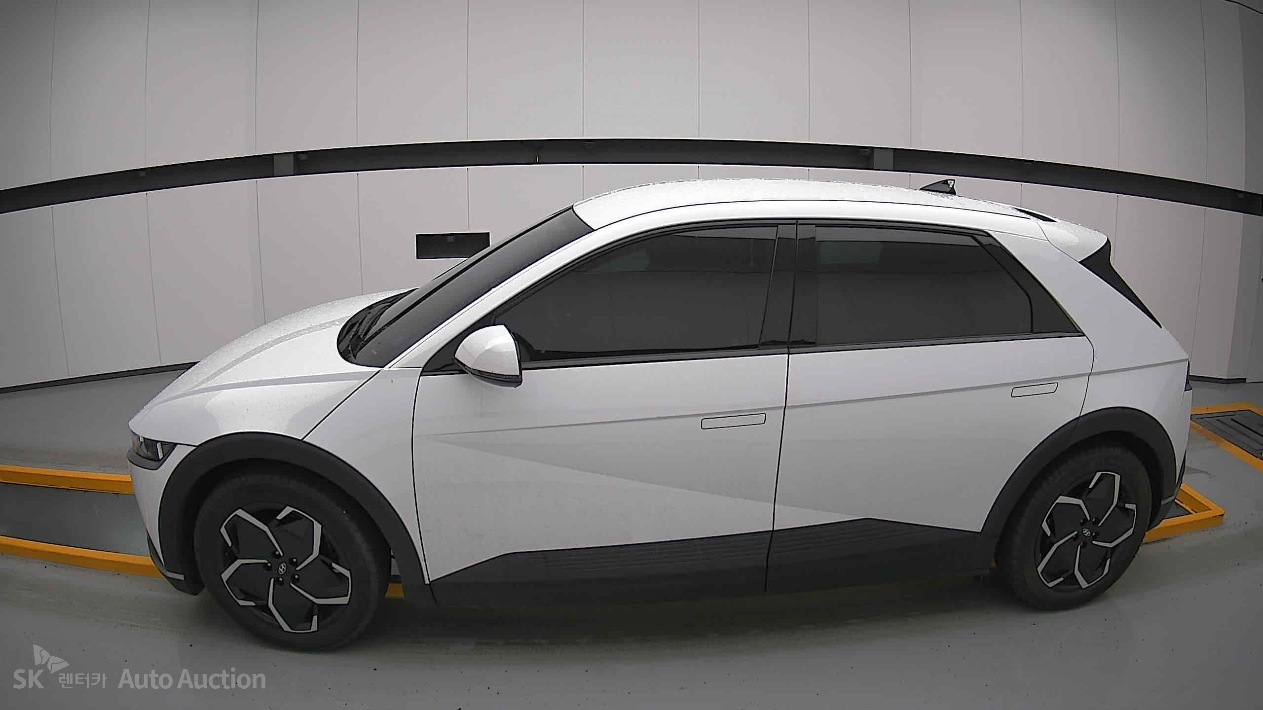 2022 - hyundai ioniq