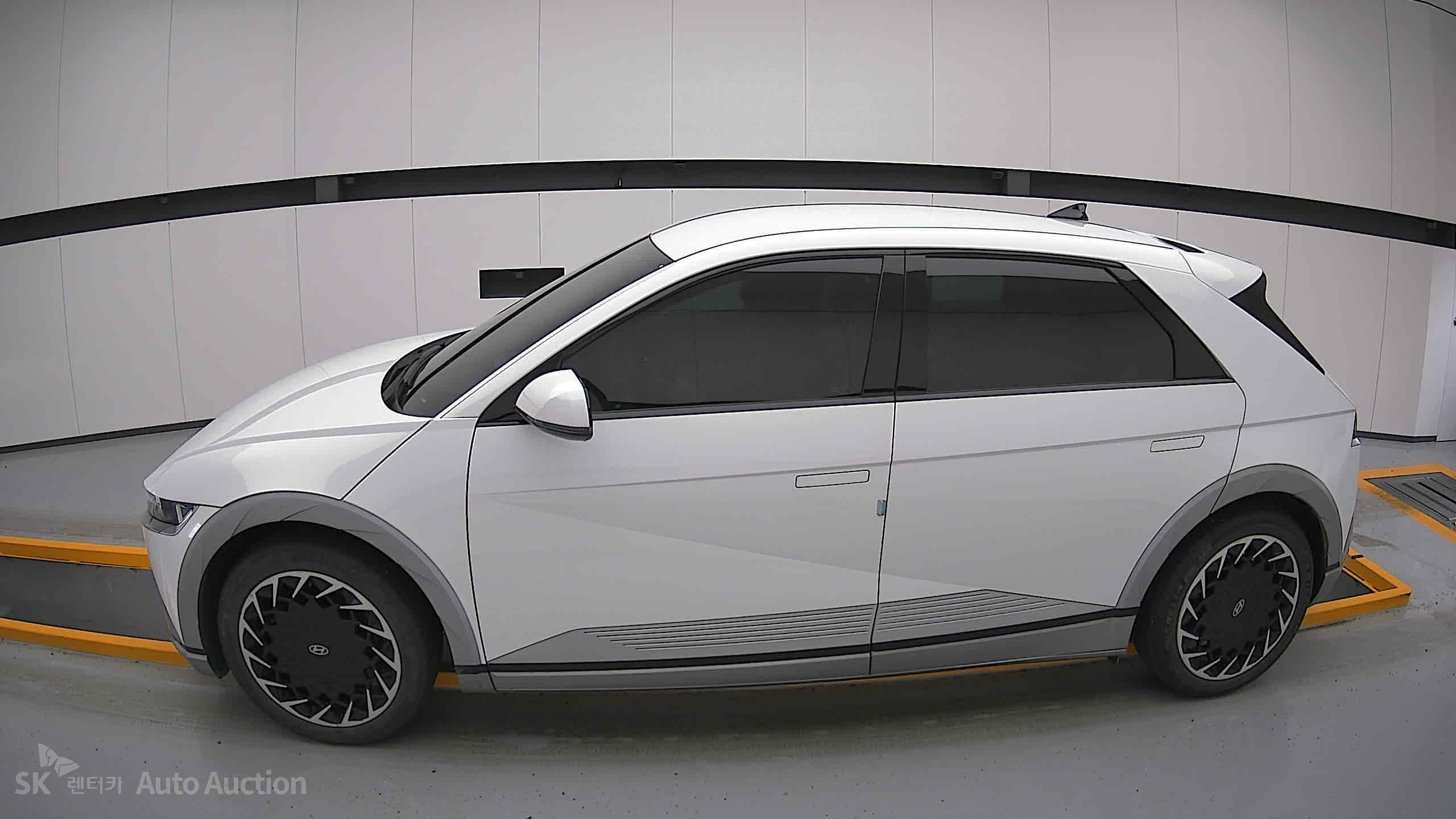 2022 - hyundai ioniq