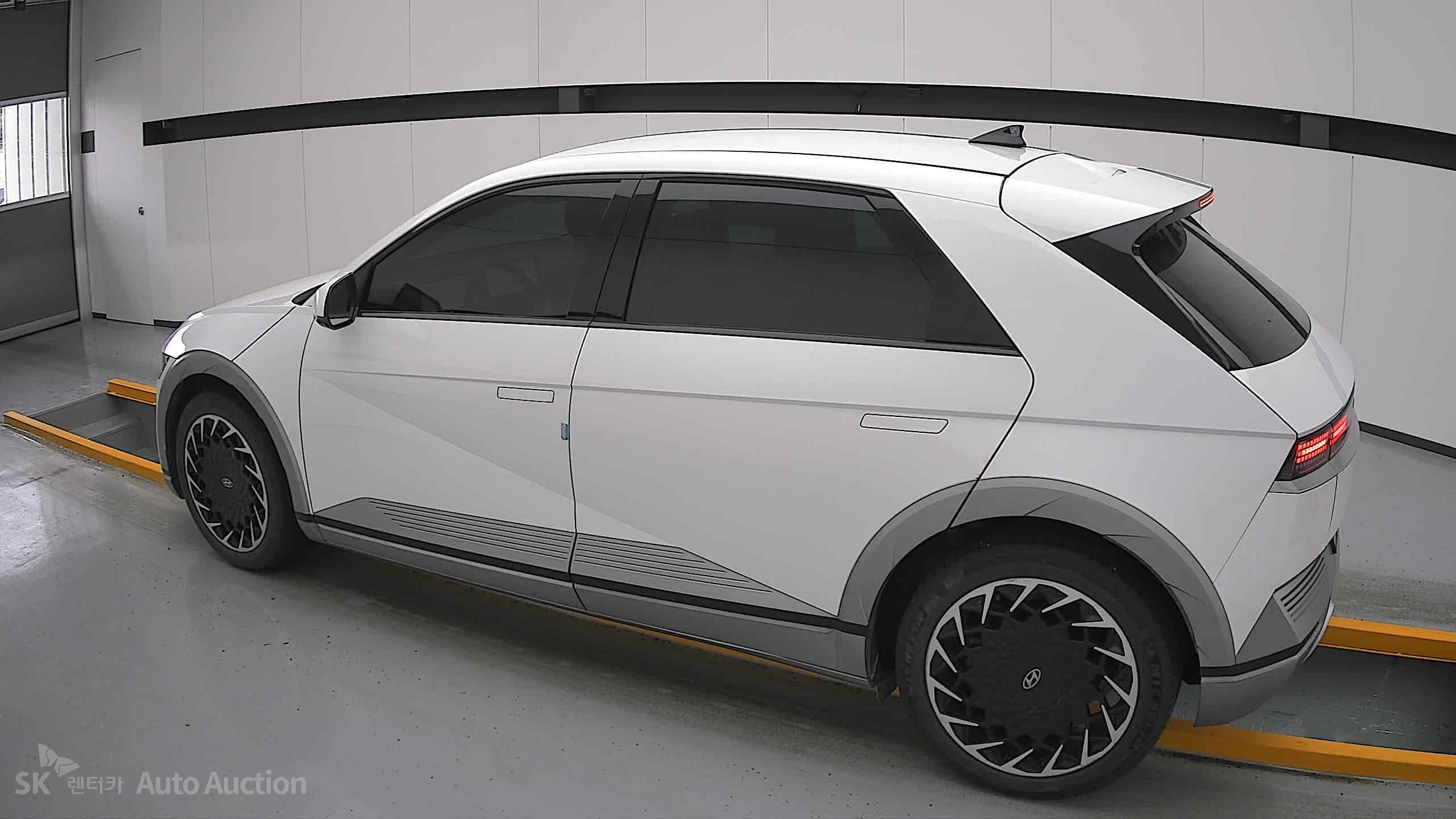 2022 - hyundai ioniq
