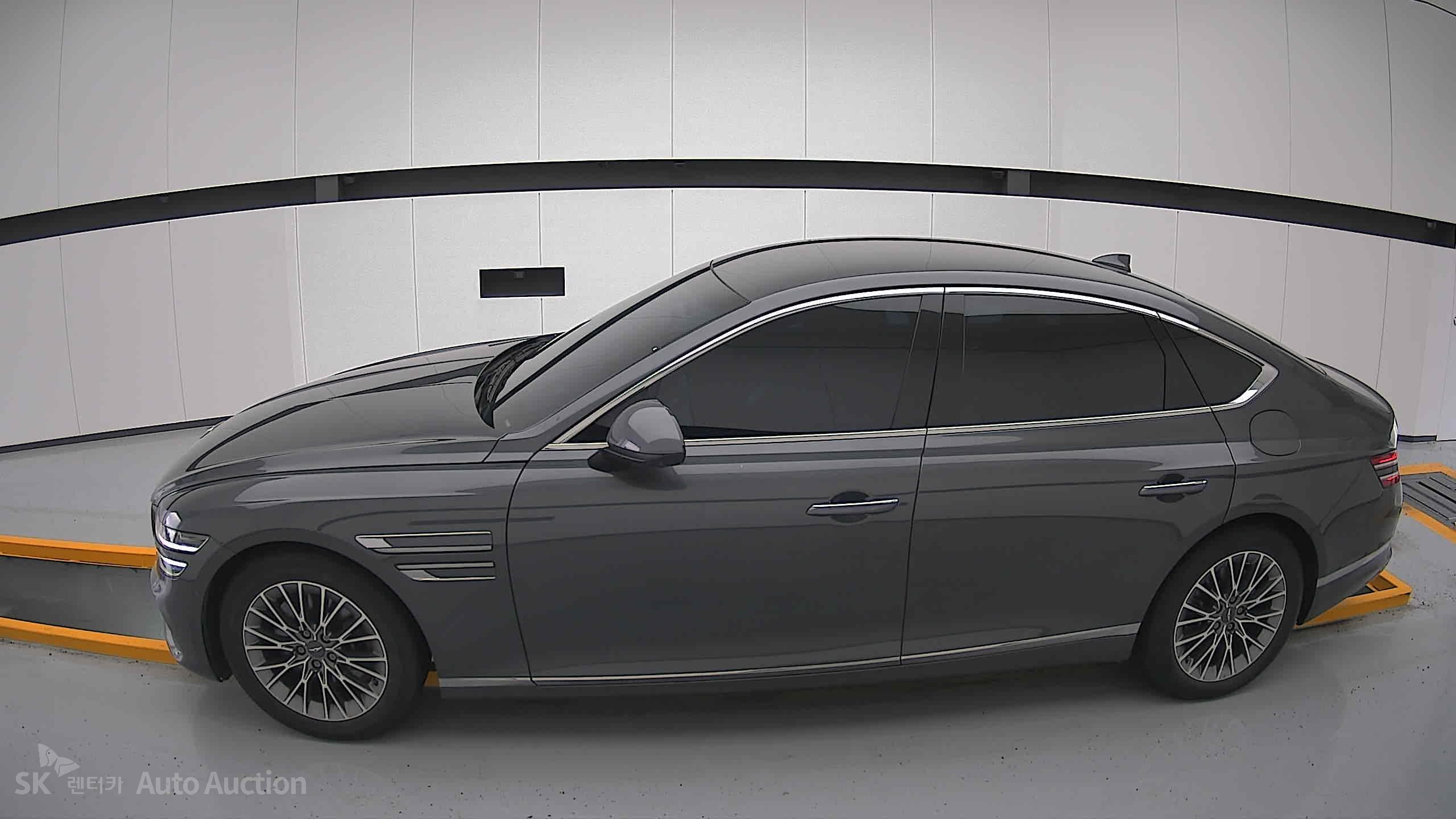 2021 - genesis g80