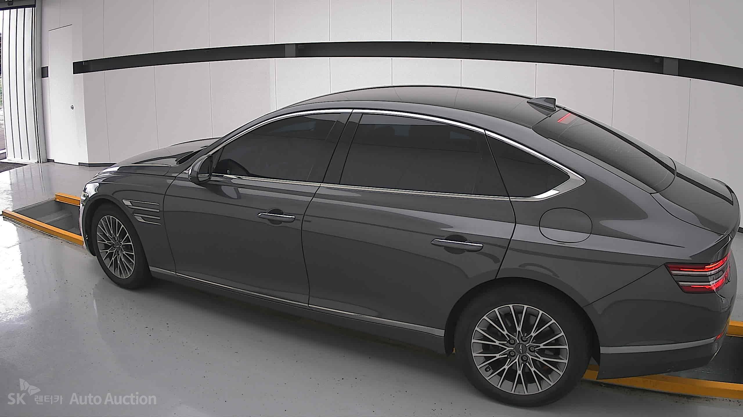 2021 - genesis g80