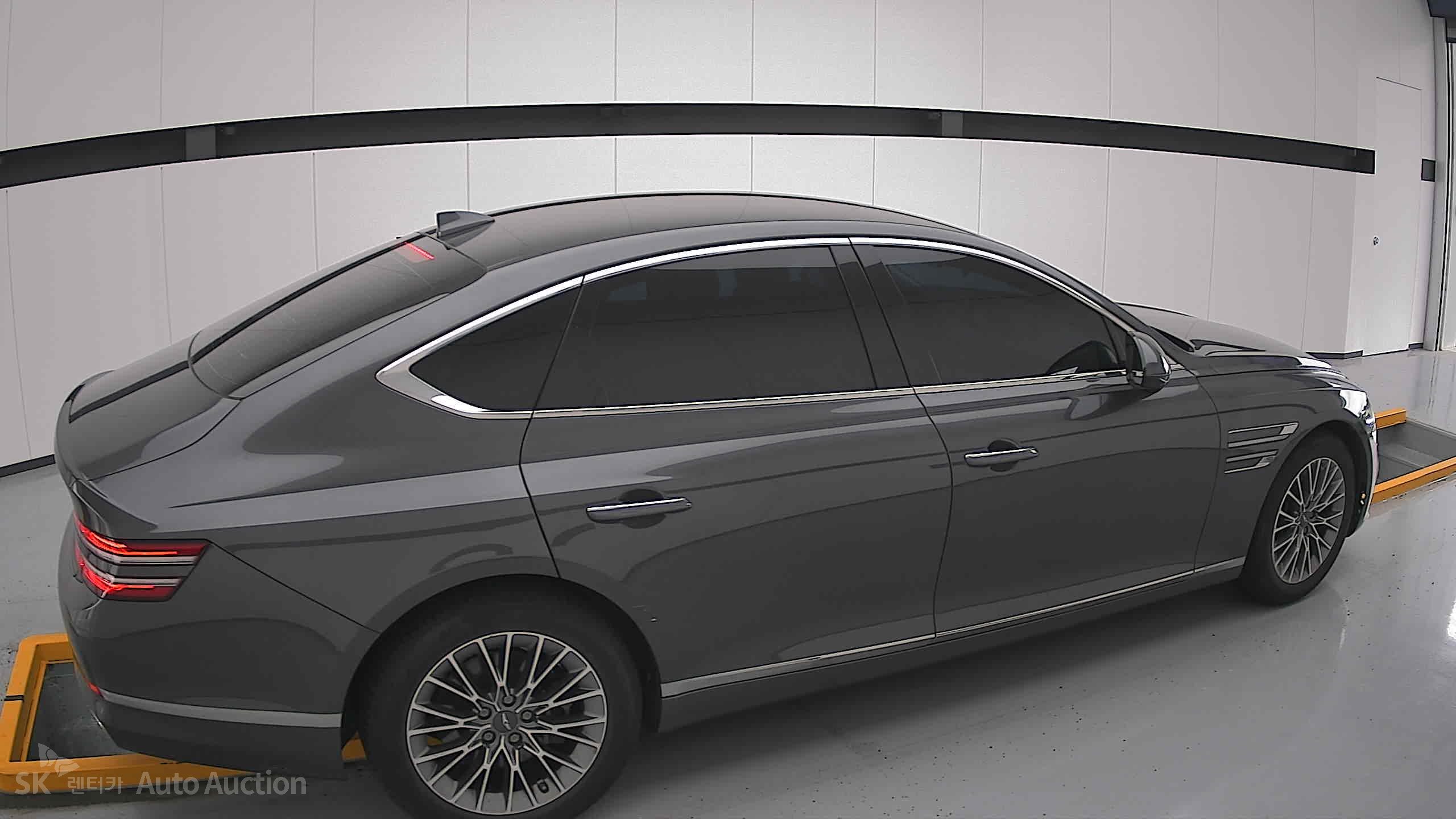 2021 - genesis g80