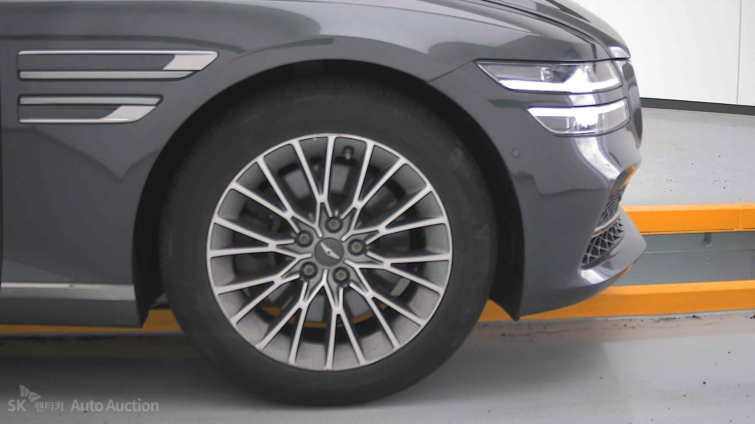 2021 - genesis g80