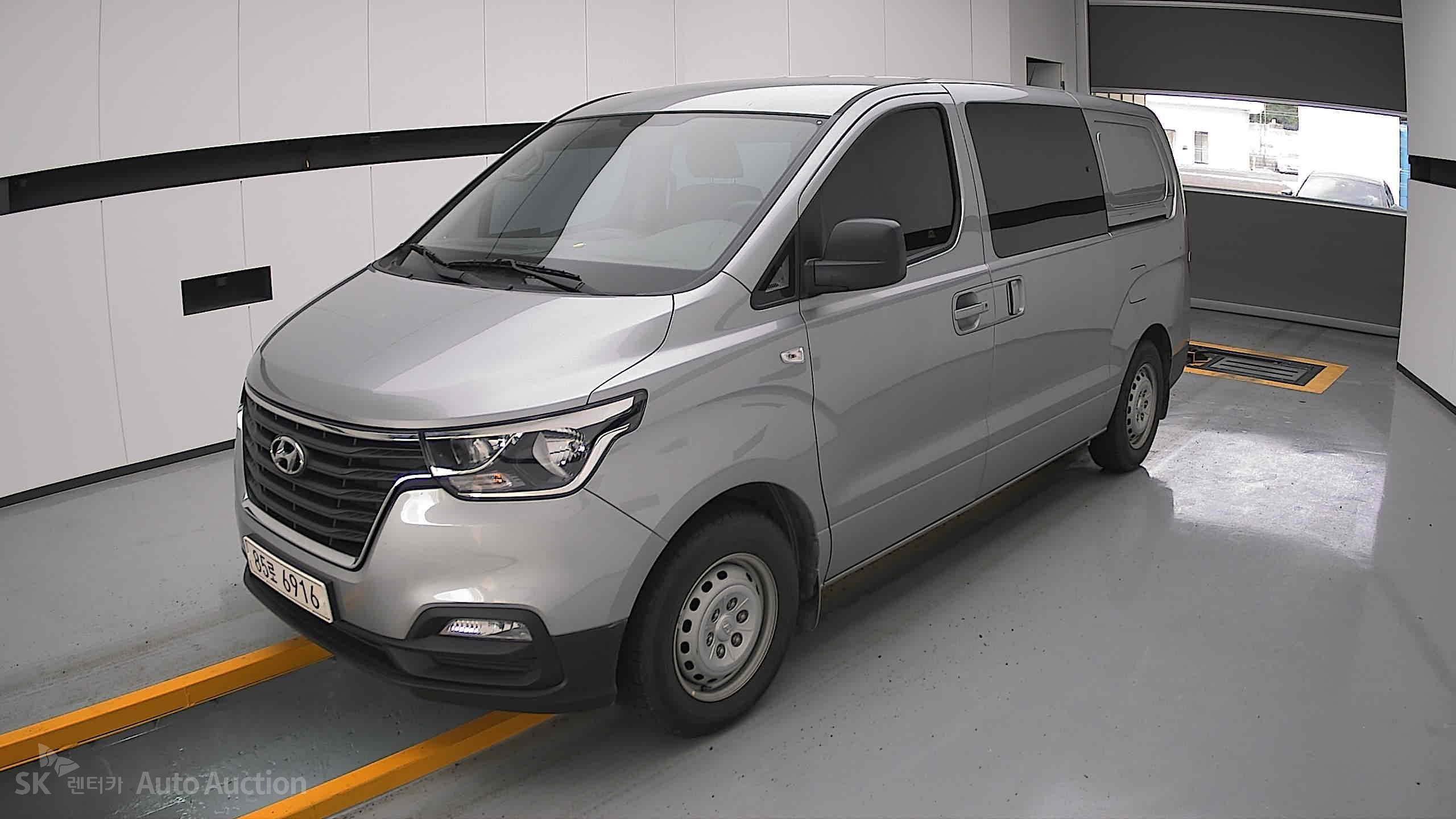 2021 - hyundai grand starex