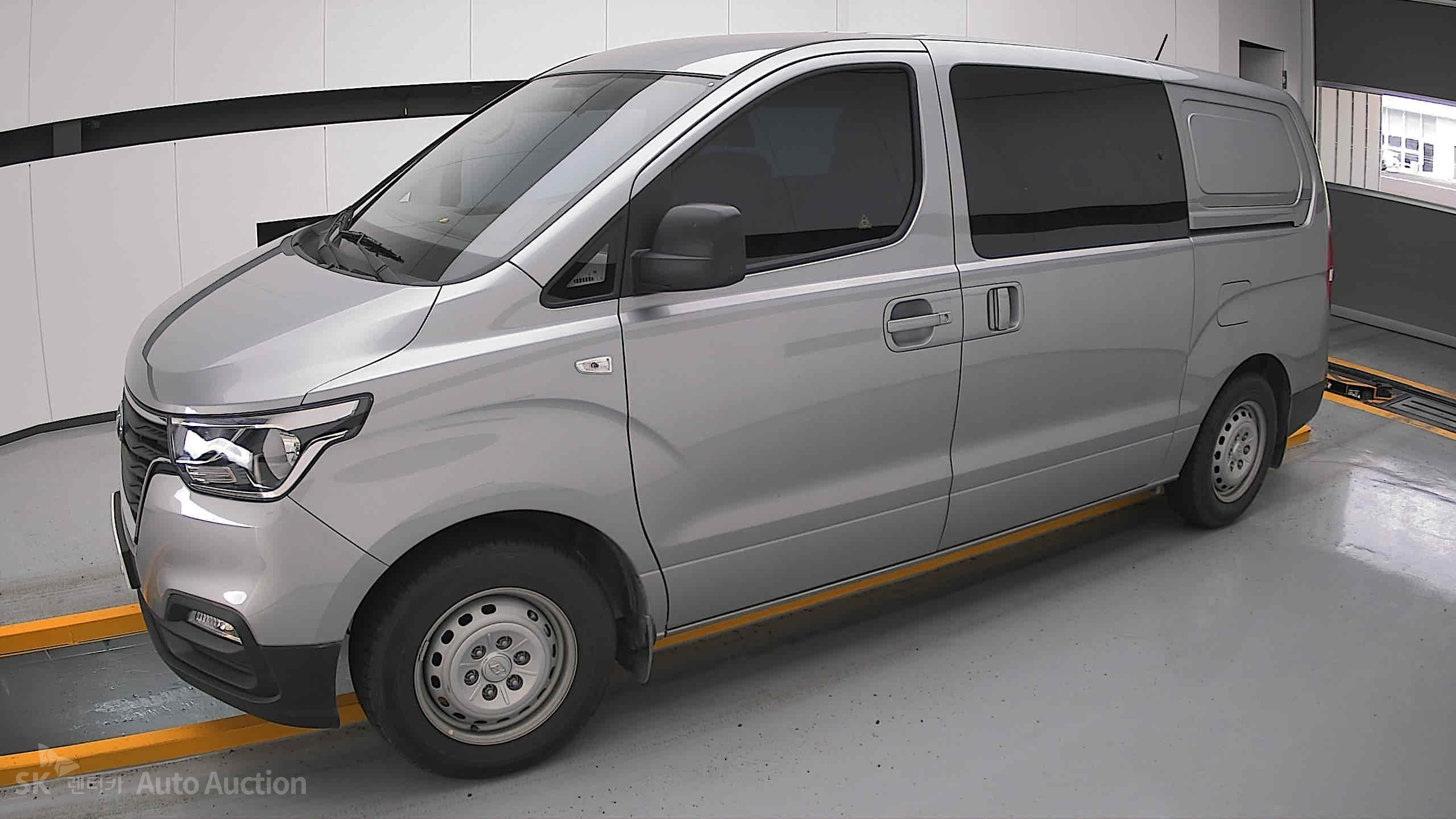 2021 - hyundai grand starex