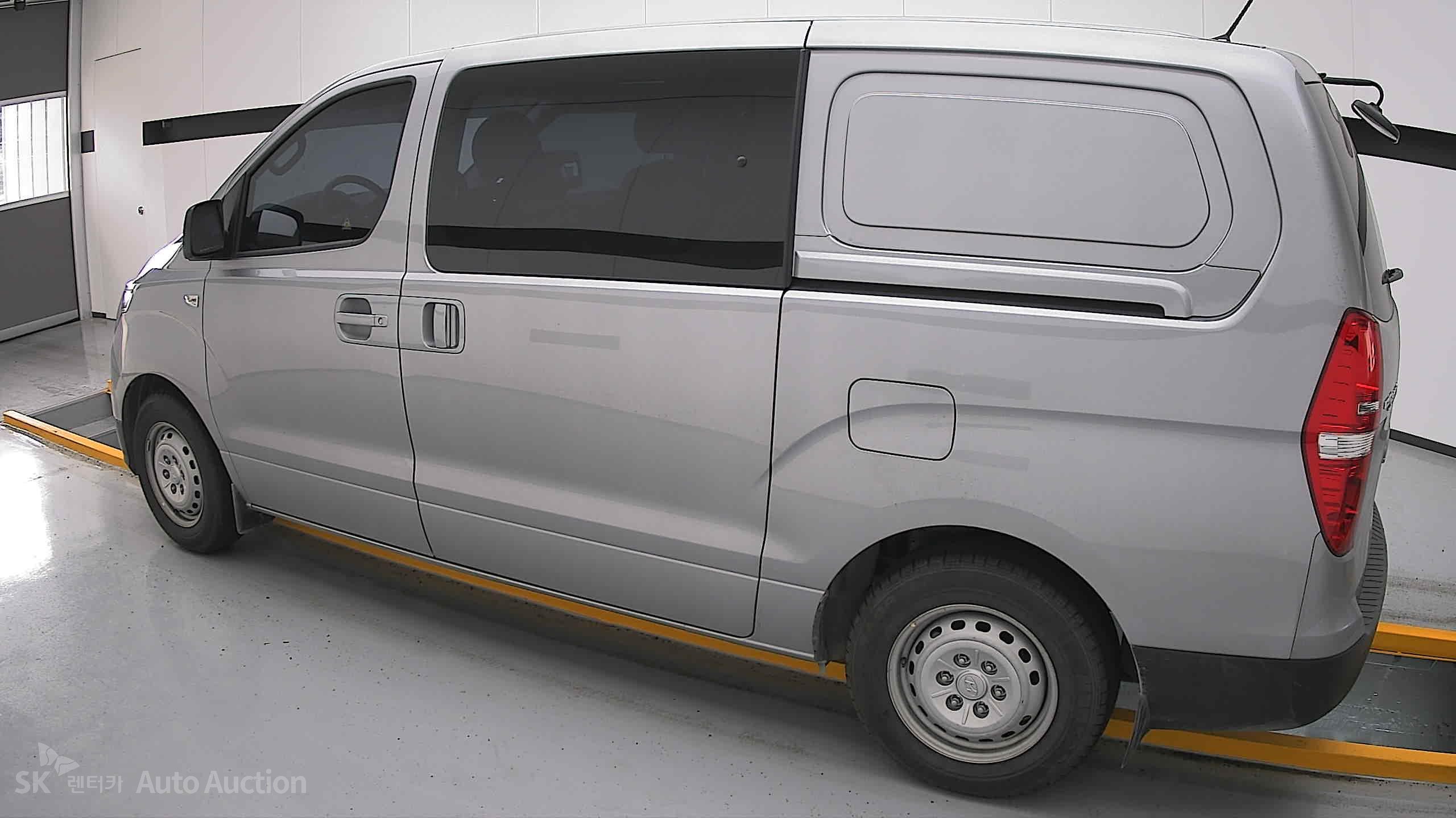 2021 - hyundai grand starex