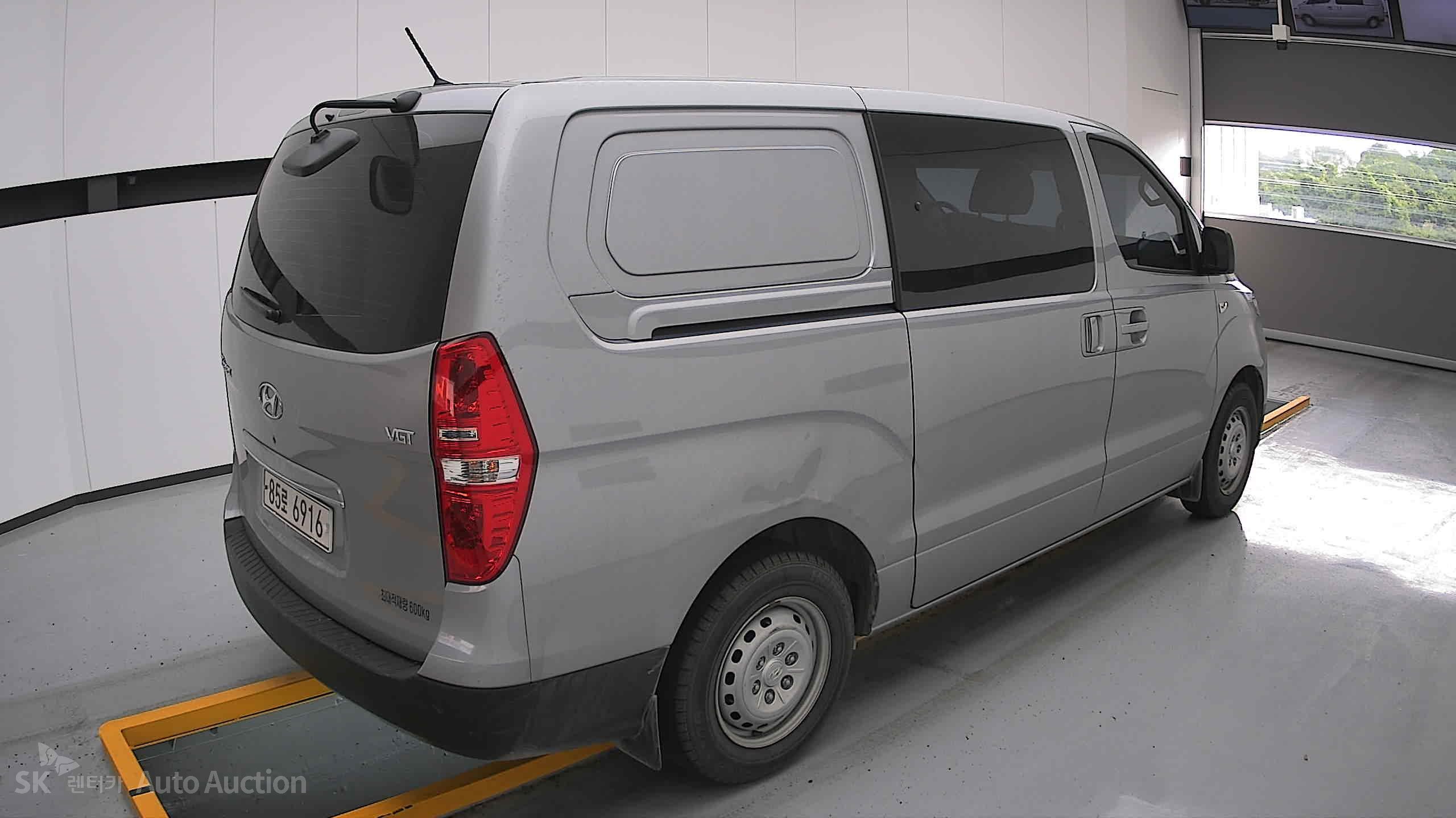 2021 - hyundai grand starex
