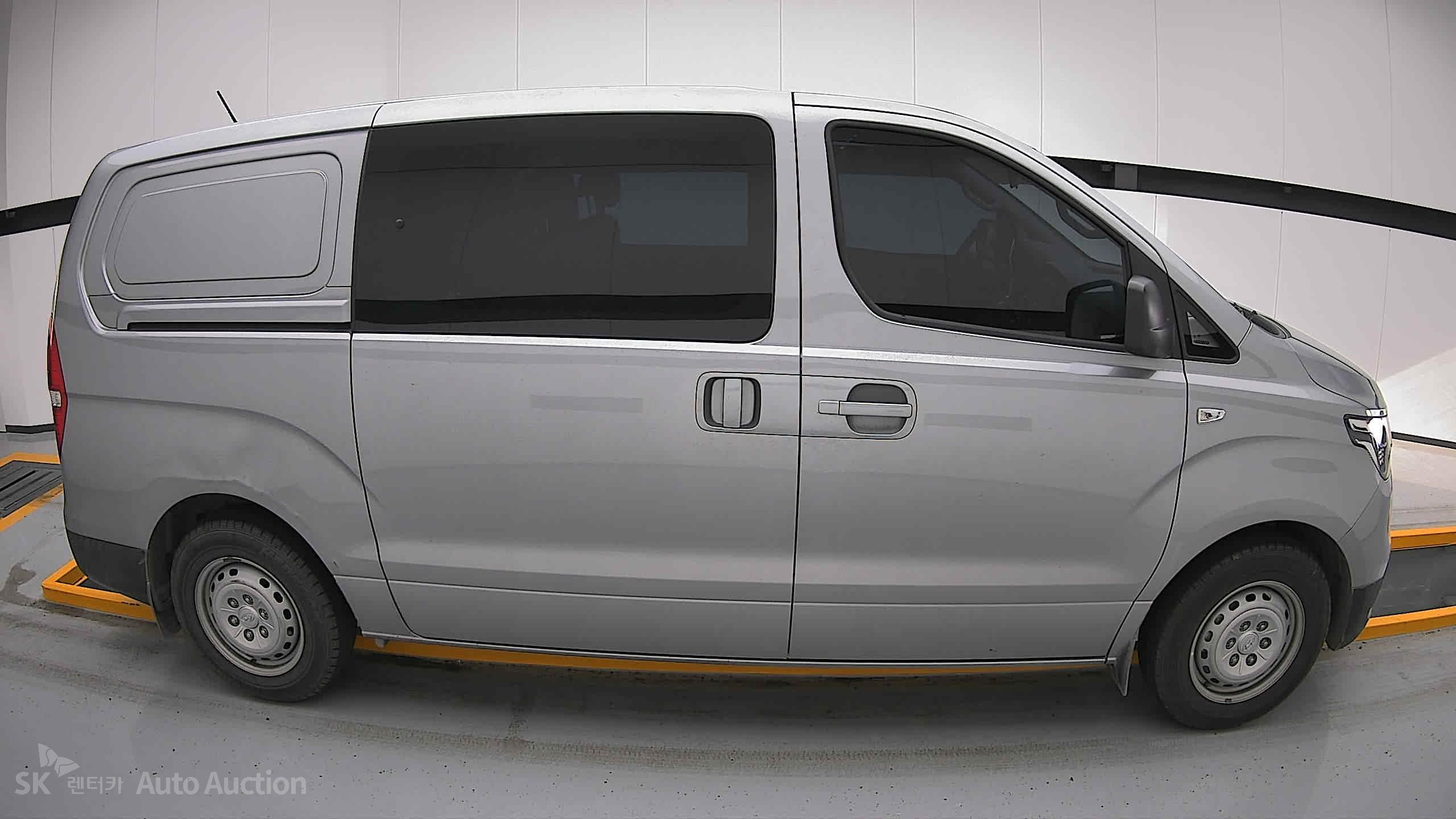 2021 - hyundai grand starex