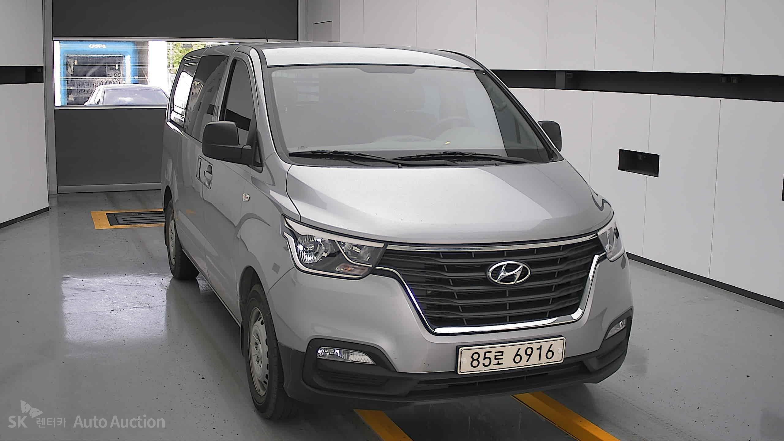 2021 - hyundai grand starex