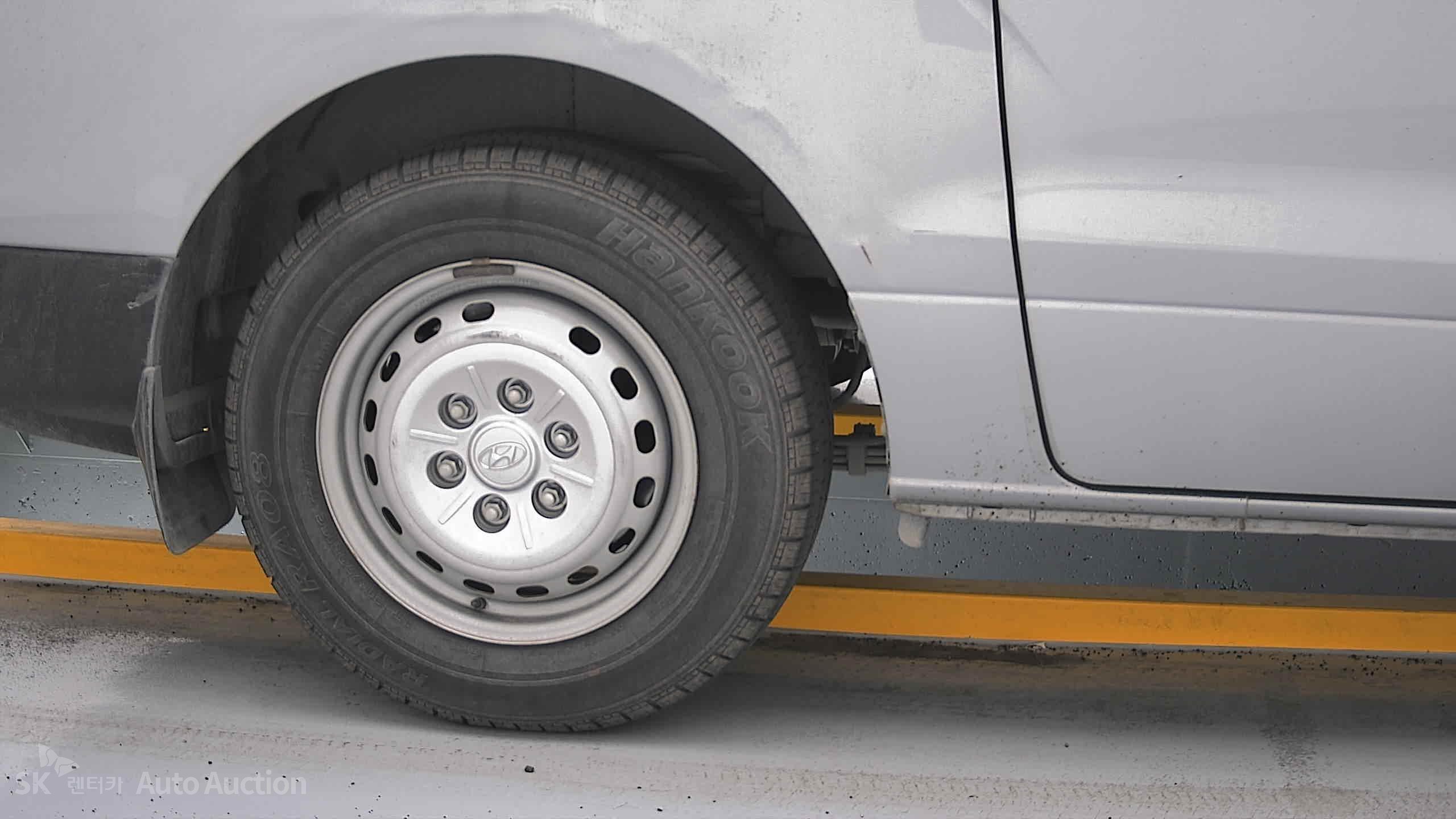 2021 - hyundai grand starex