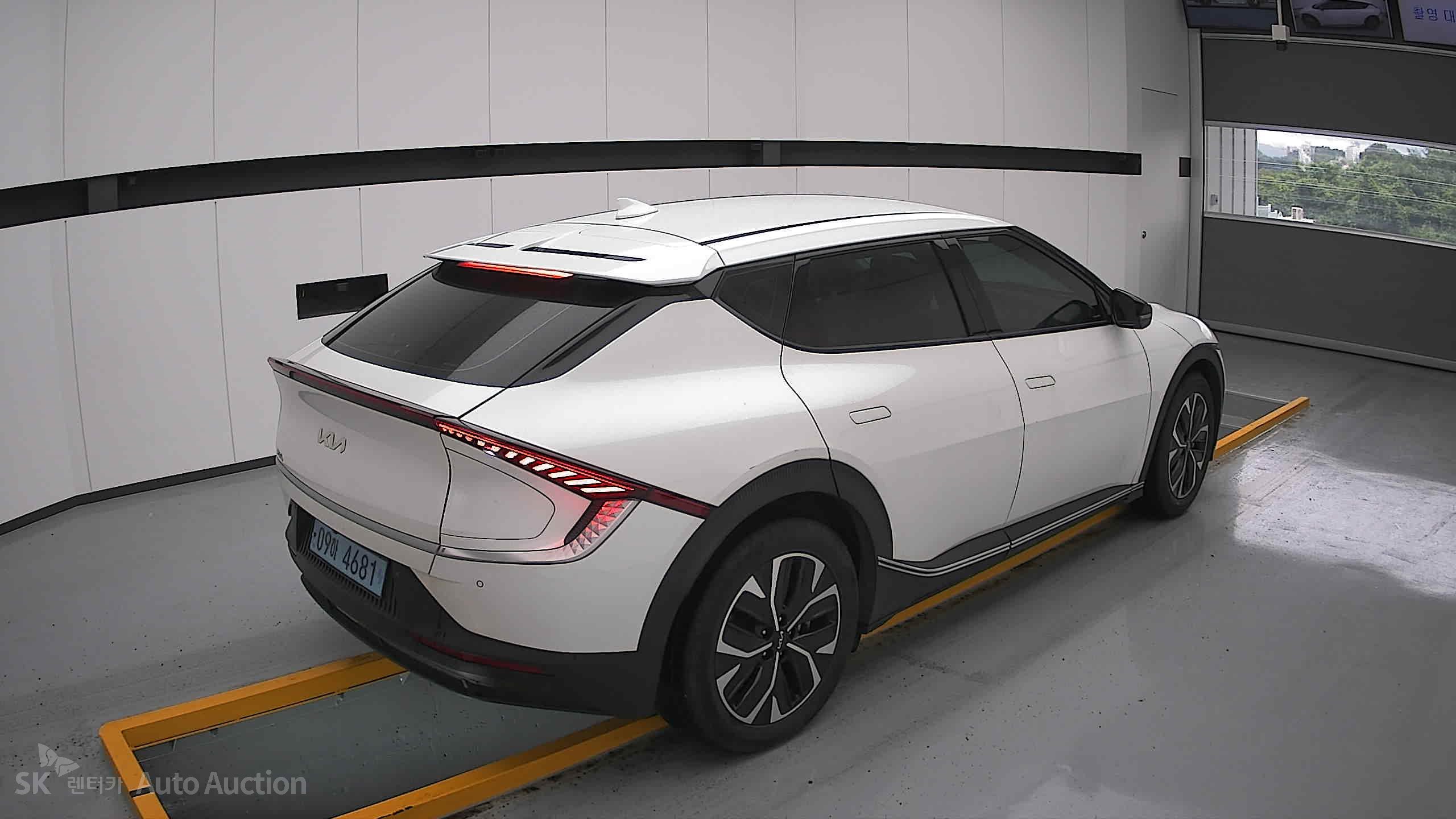 2023 - kia ev6