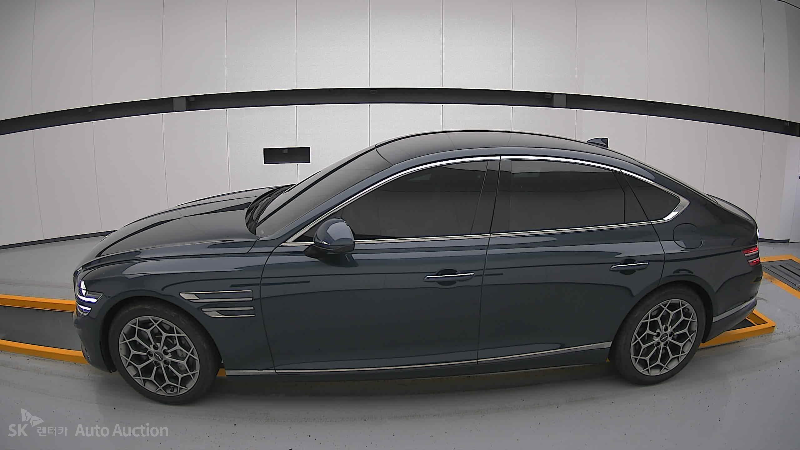 2022 - genesis g80