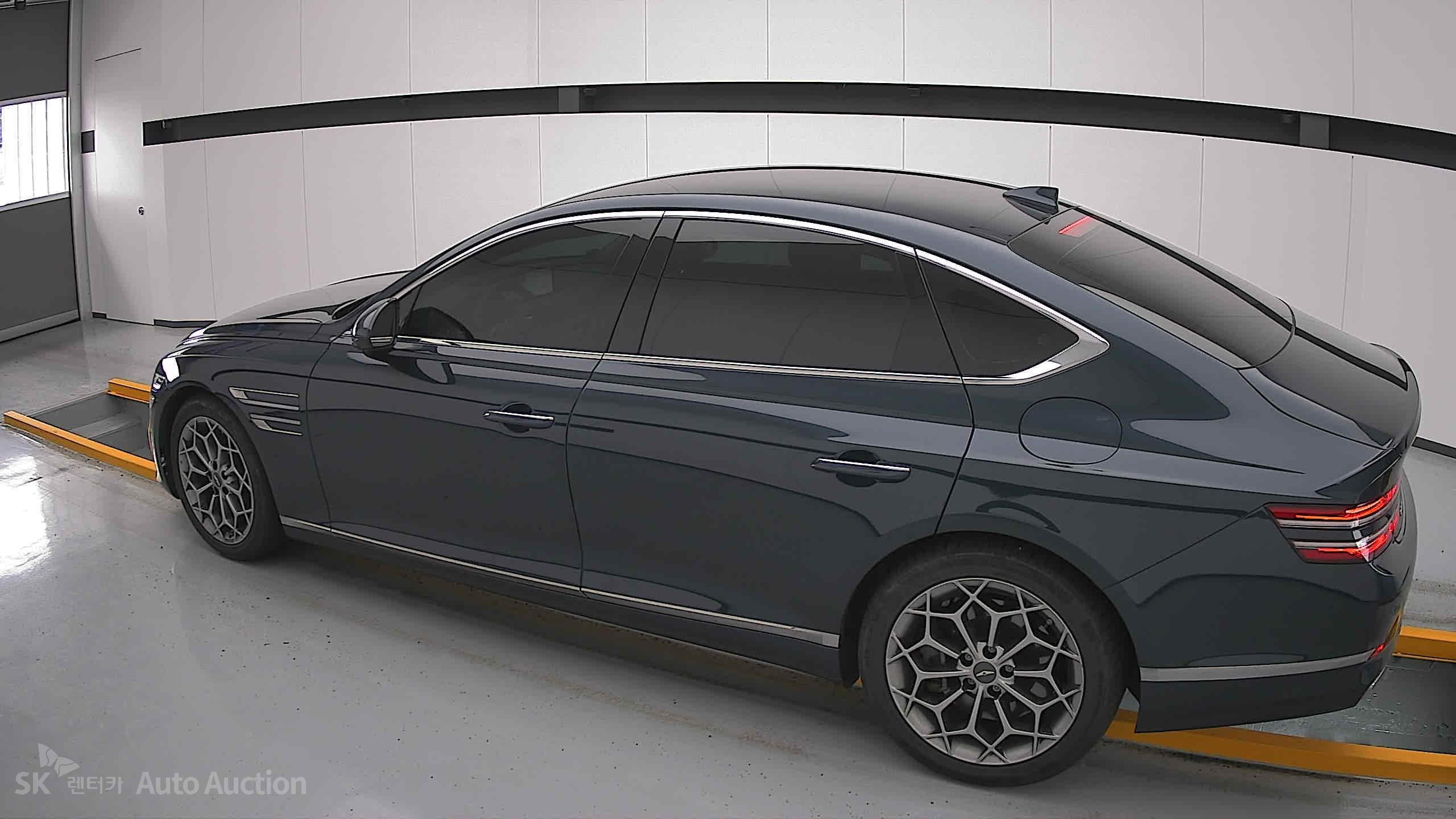 2022 - genesis g80