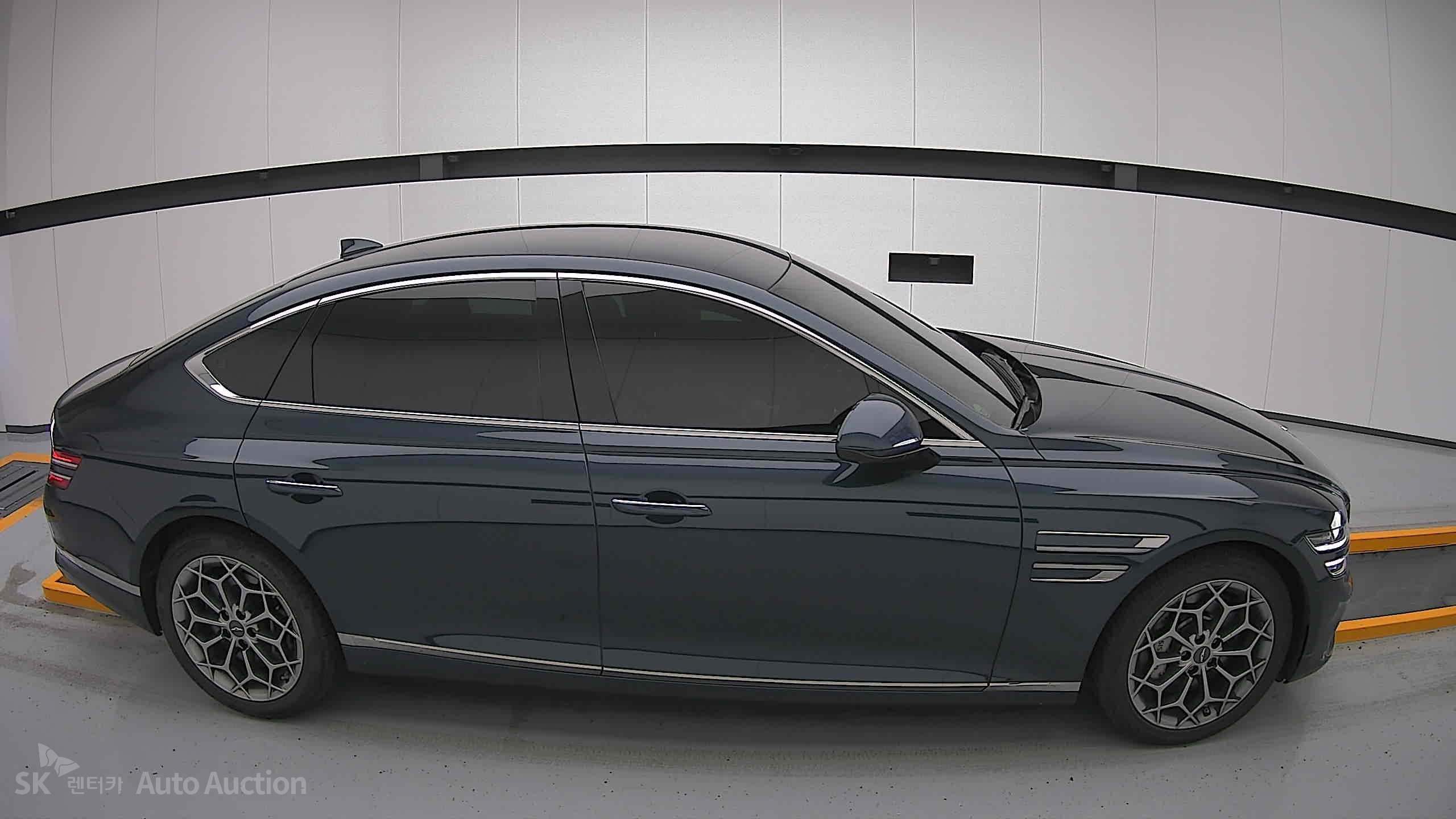 2022 - genesis g80