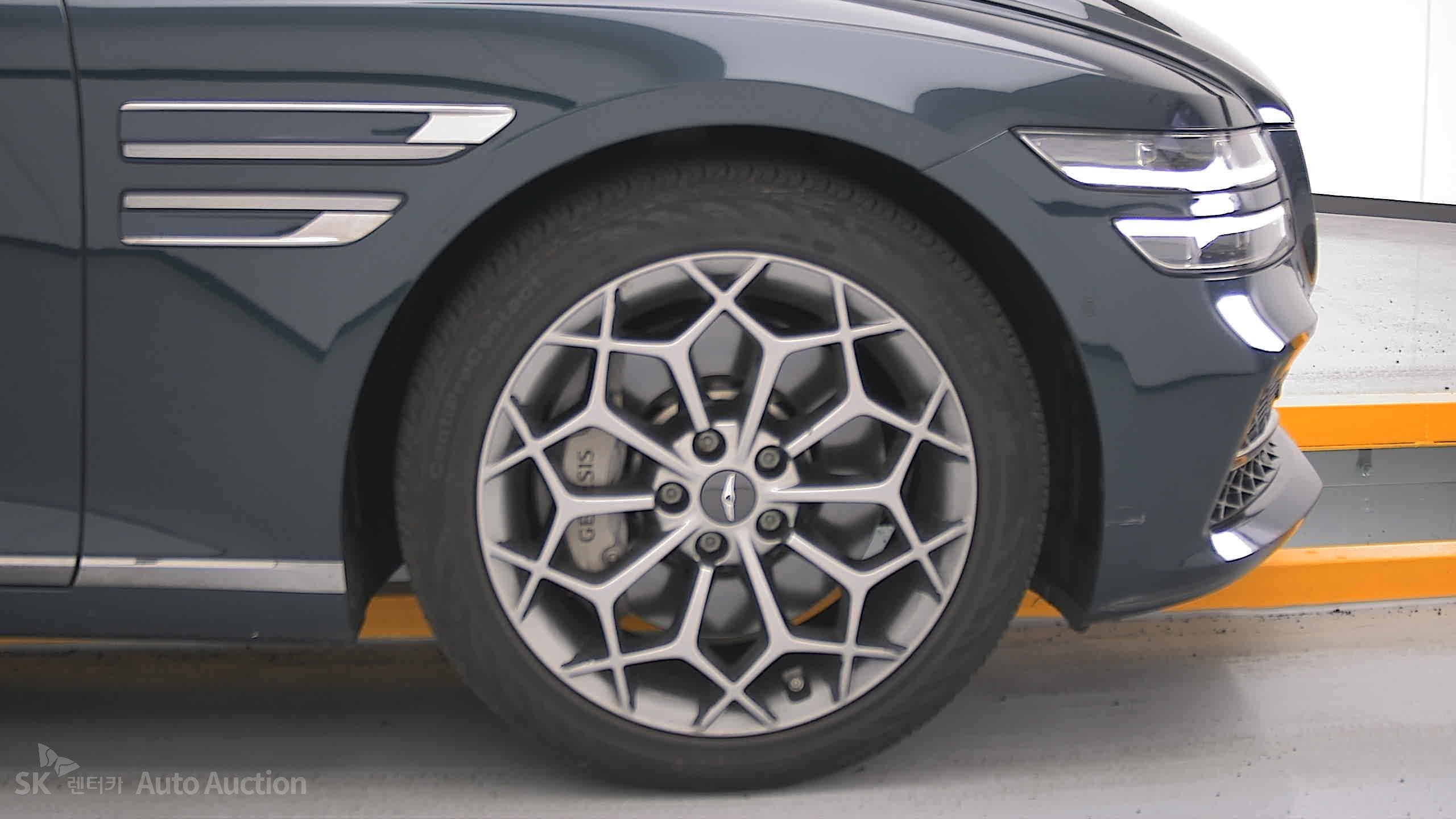 2022 - genesis g80
