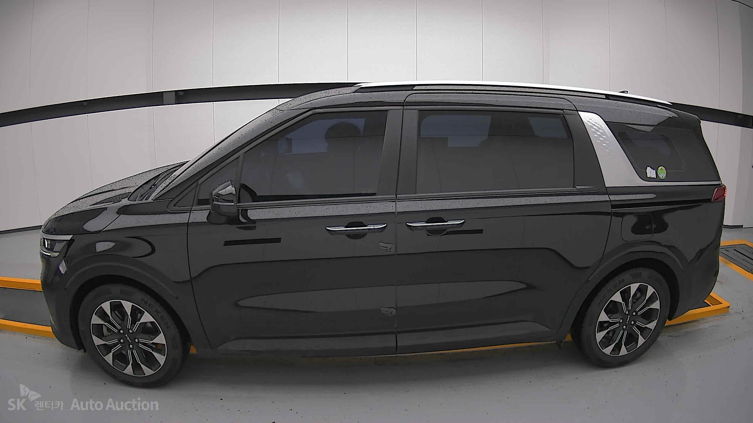 2023 - kia carnival