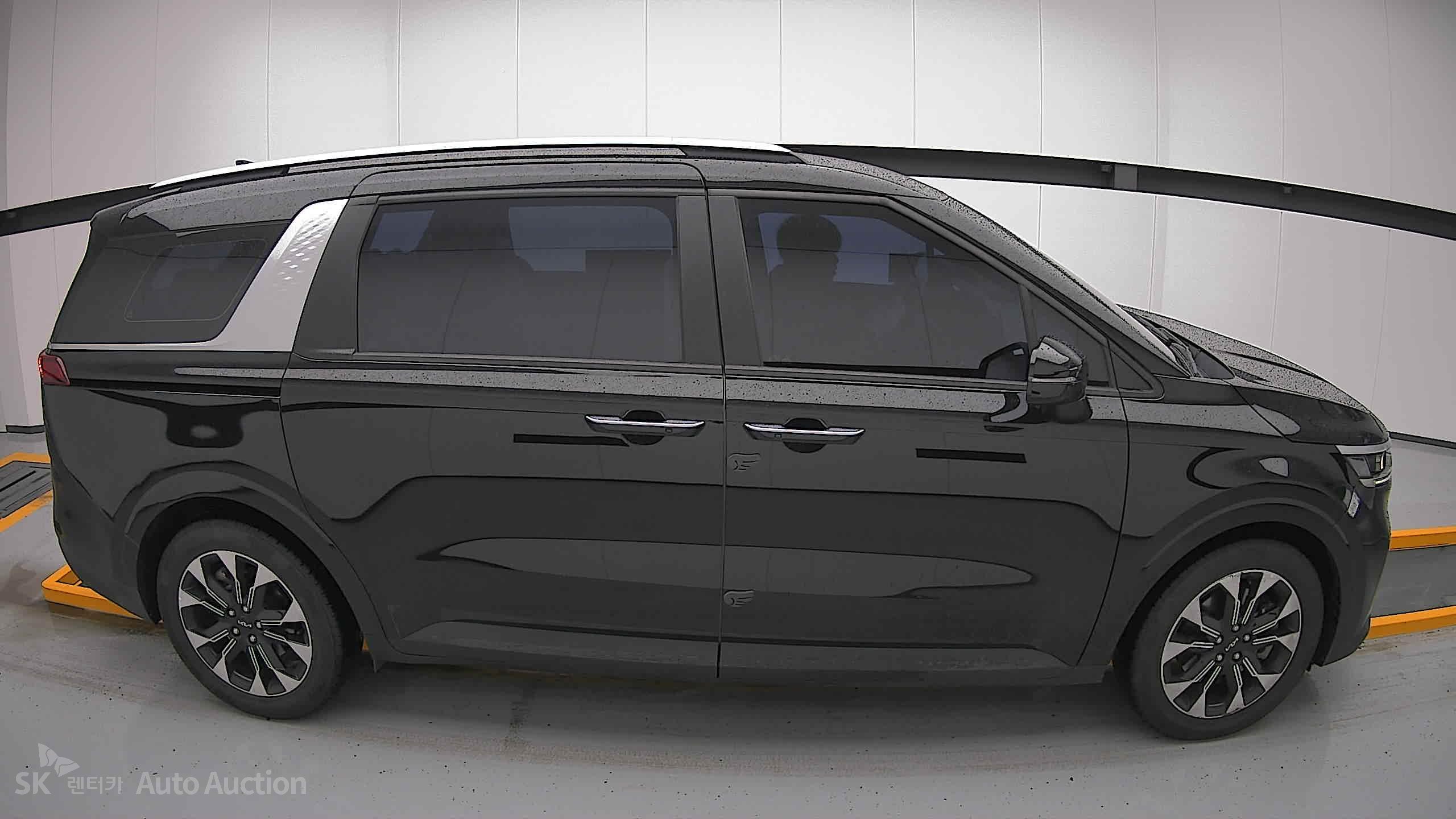 2023 - kia carnival