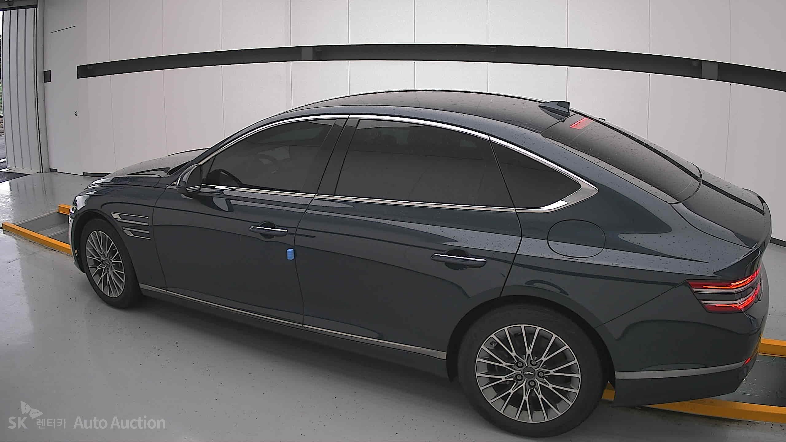 2022 - genesis g80