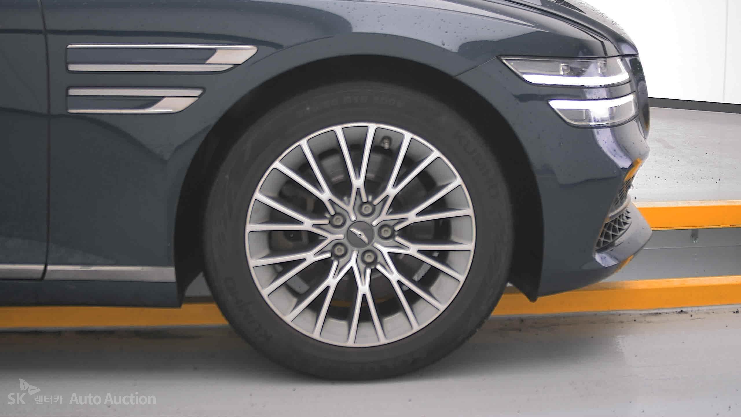 2022 - genesis g80