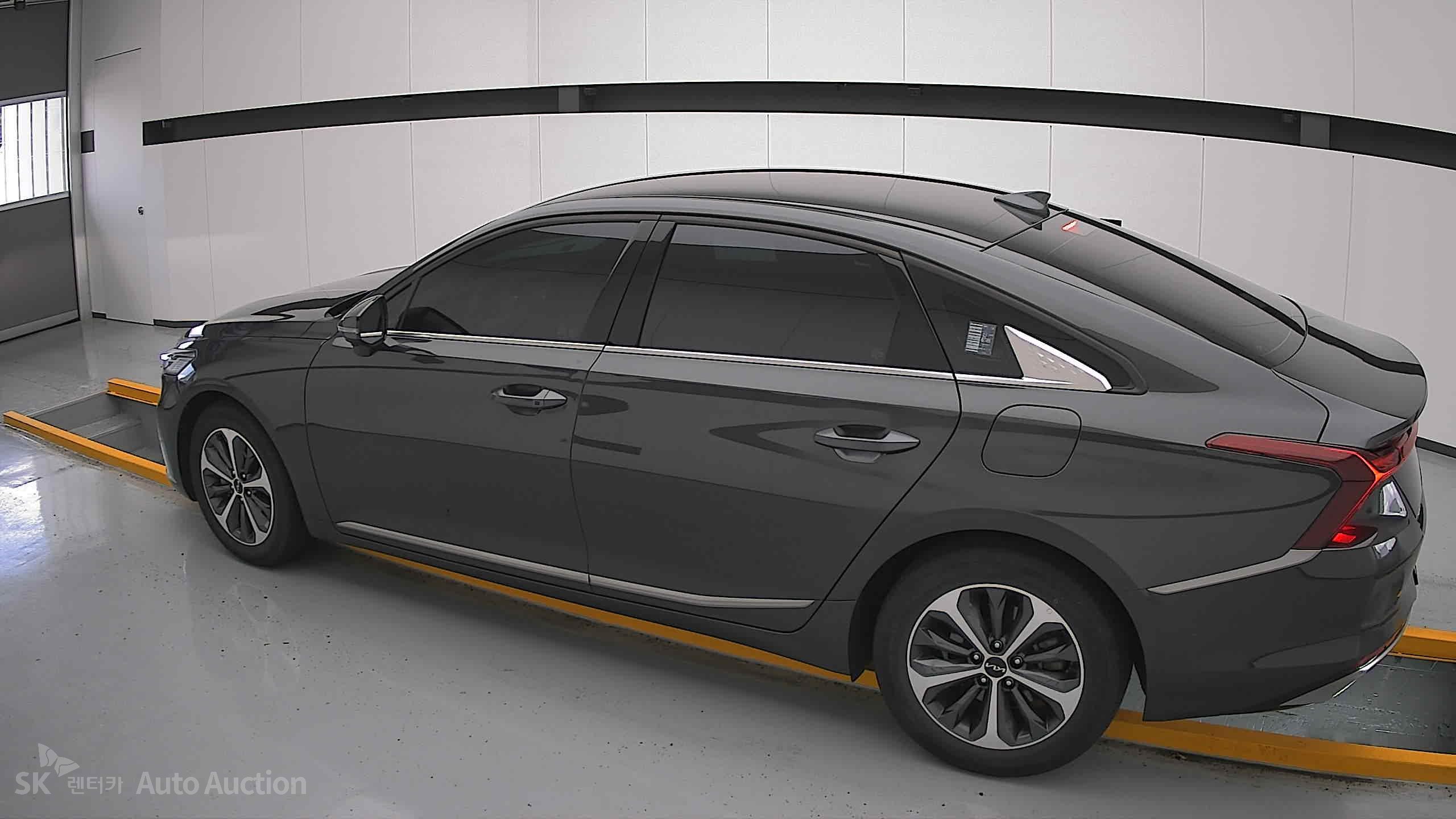 2023 - kia k8