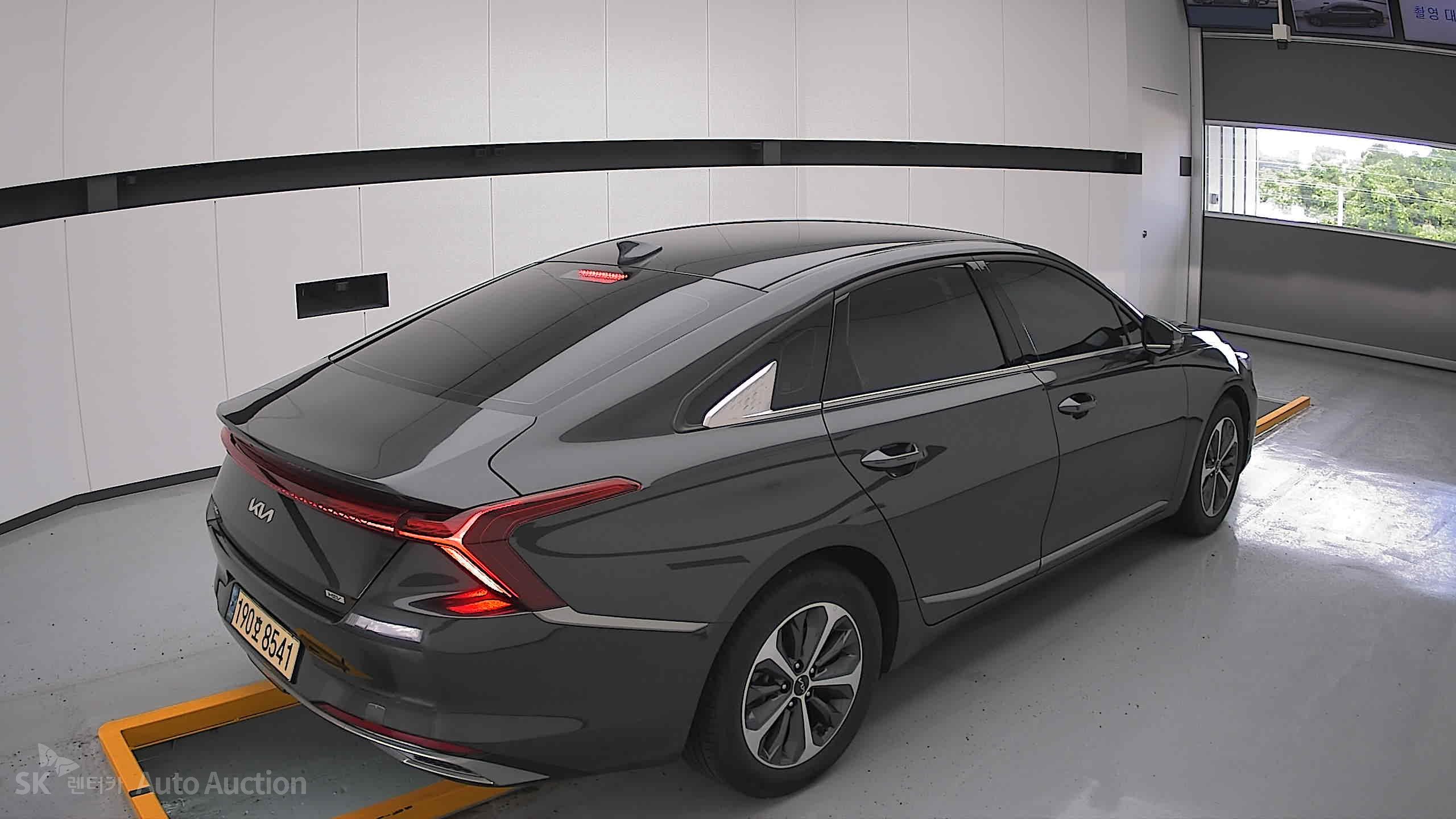 2023 - kia k8