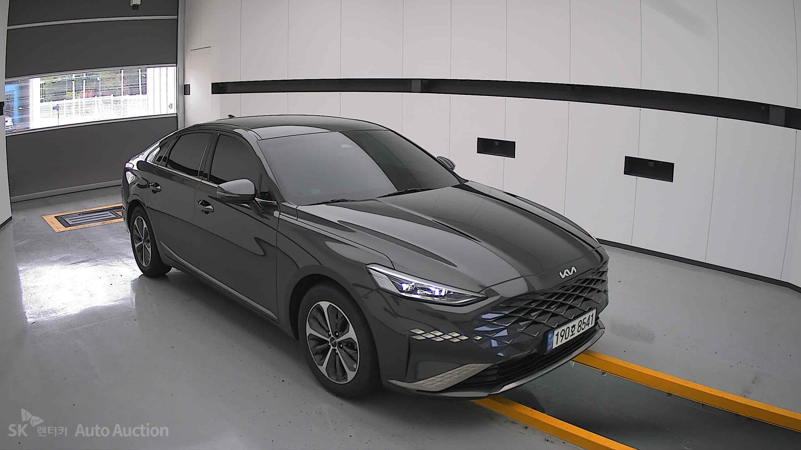2023 - kia k8