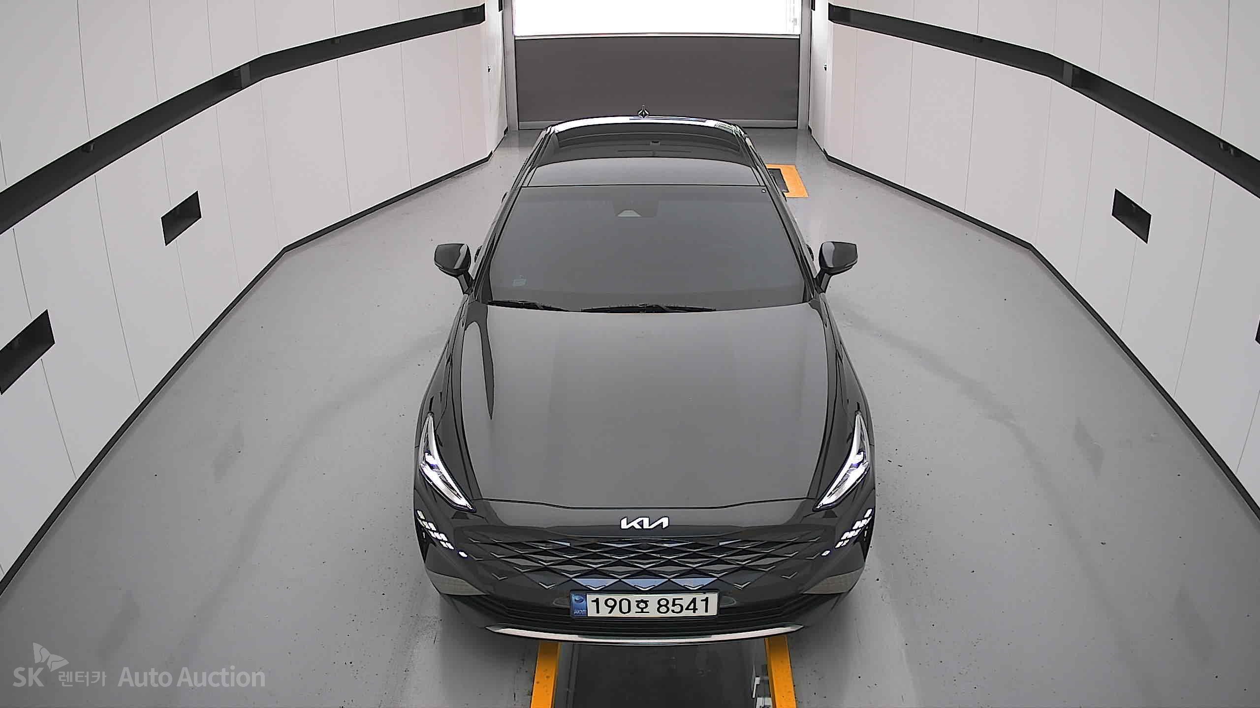 2023 - kia k8