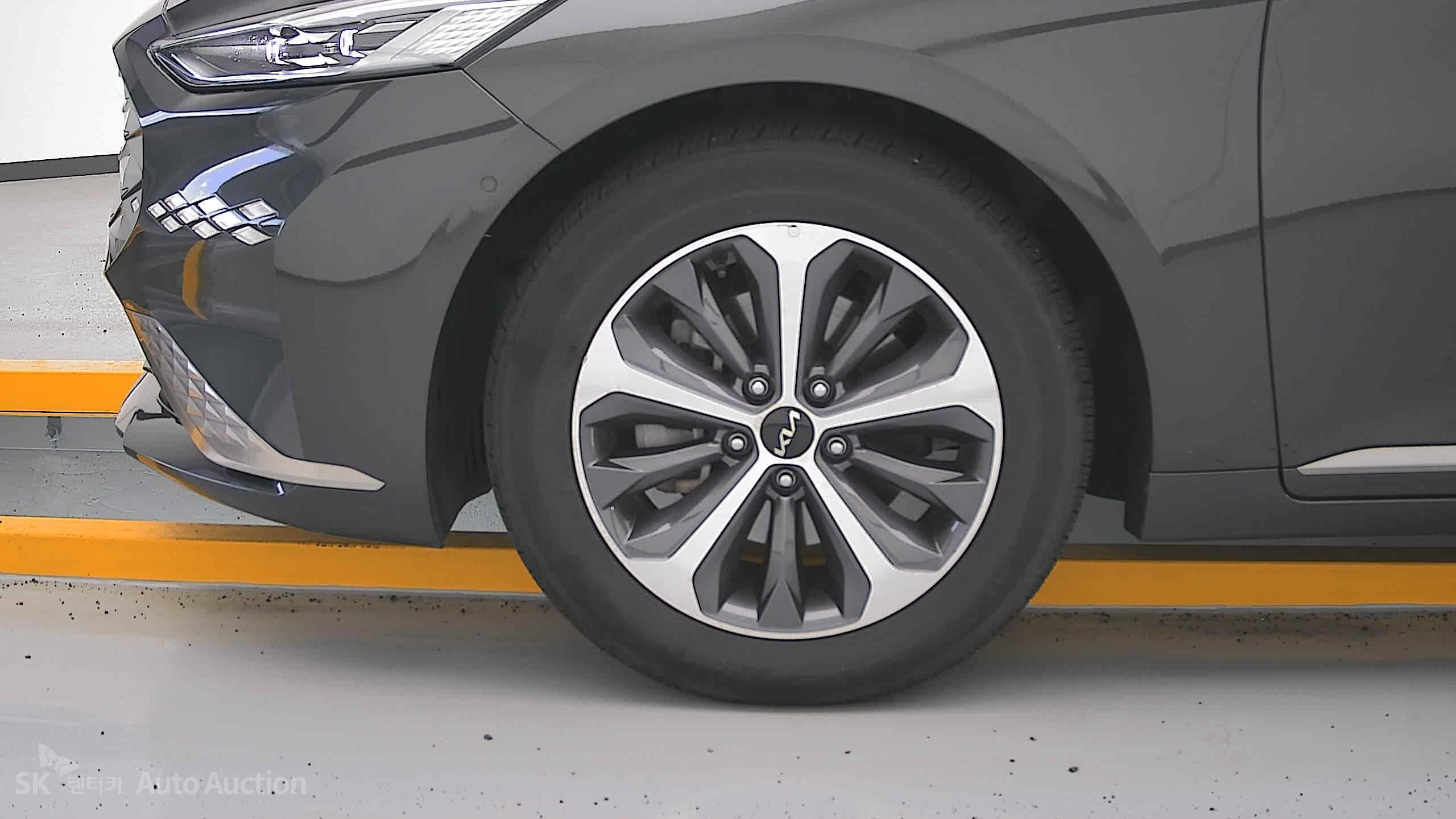 2023 - kia k8