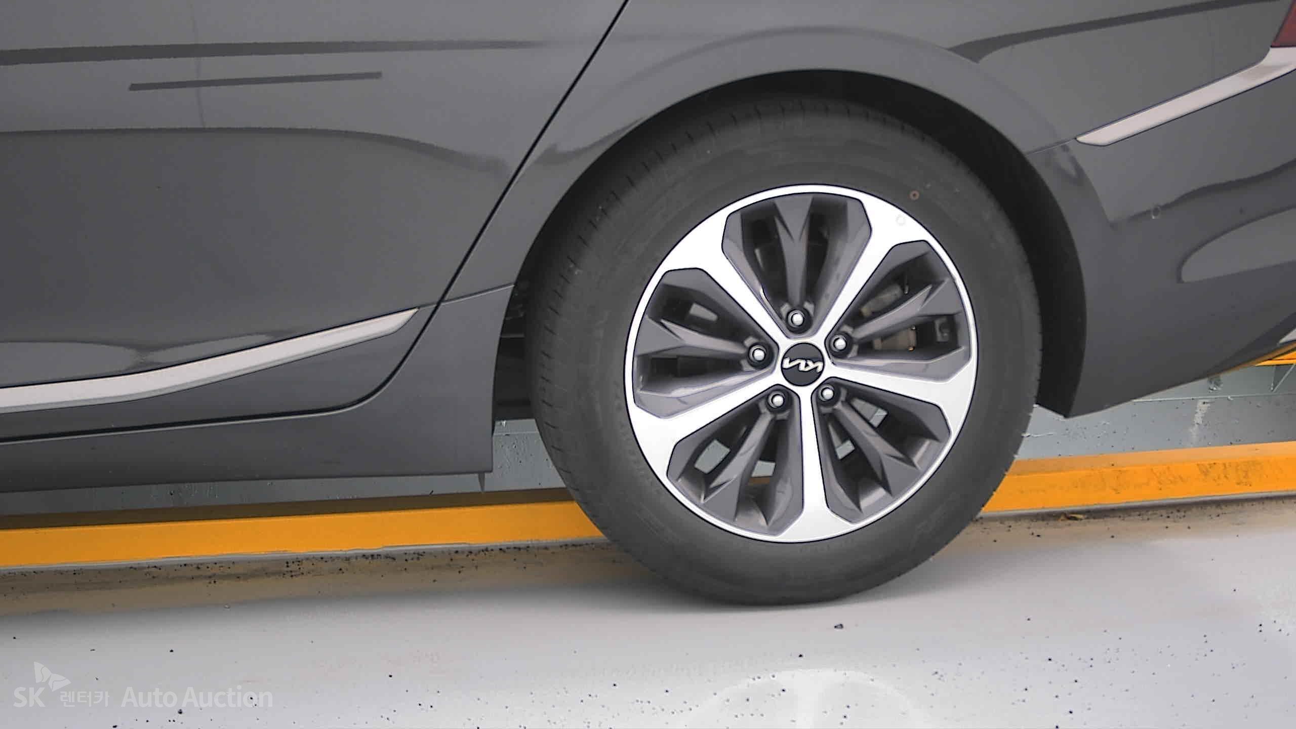2023 - kia k8