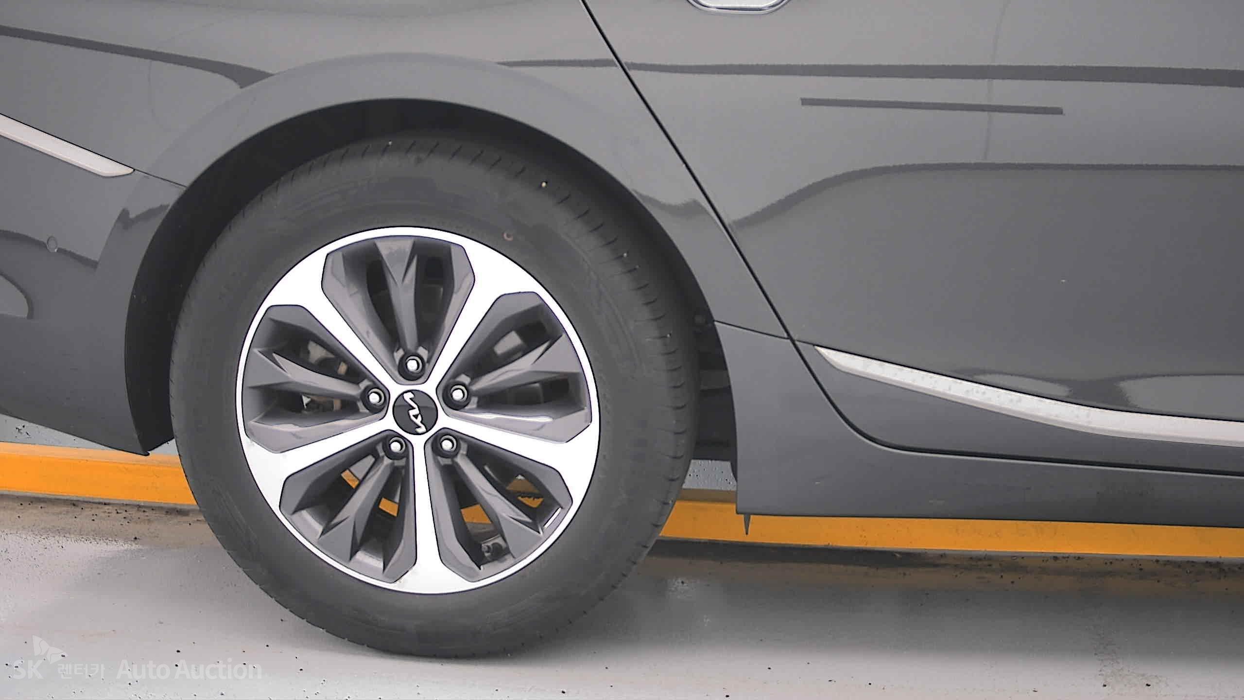 2023 - kia k8