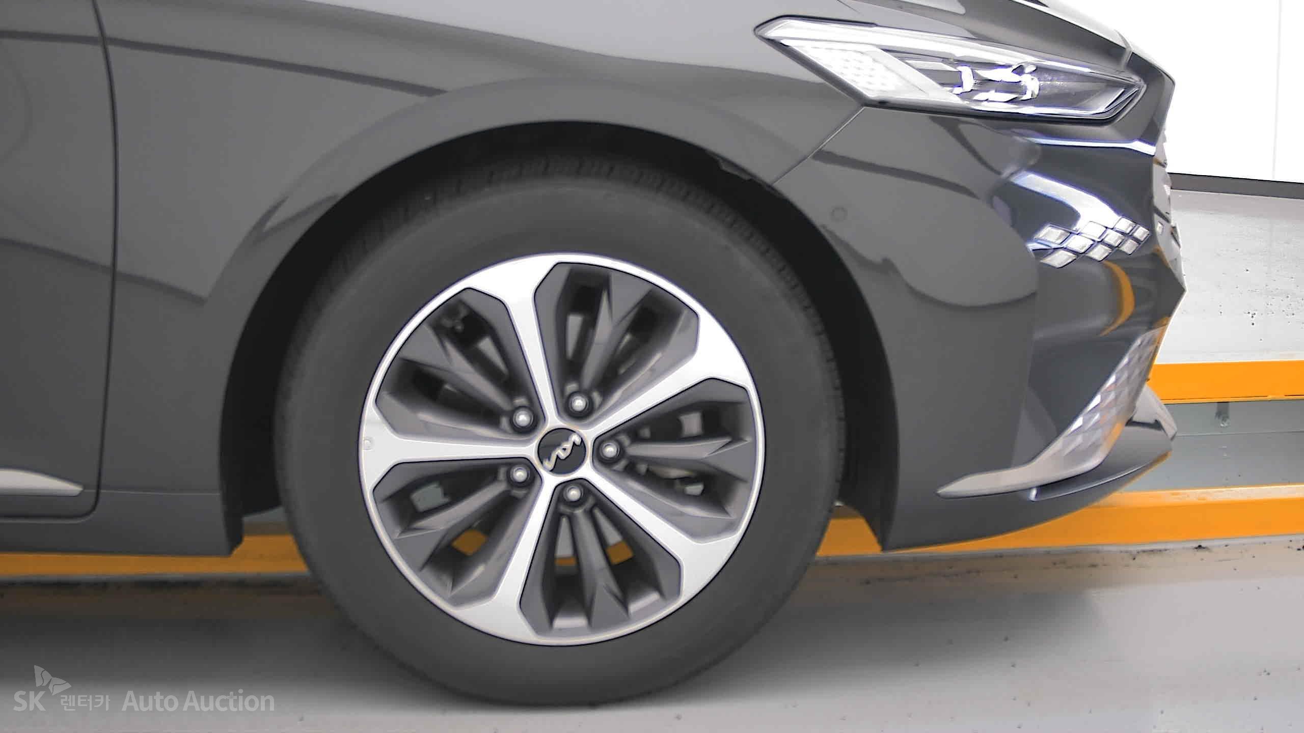 2023 - kia k8