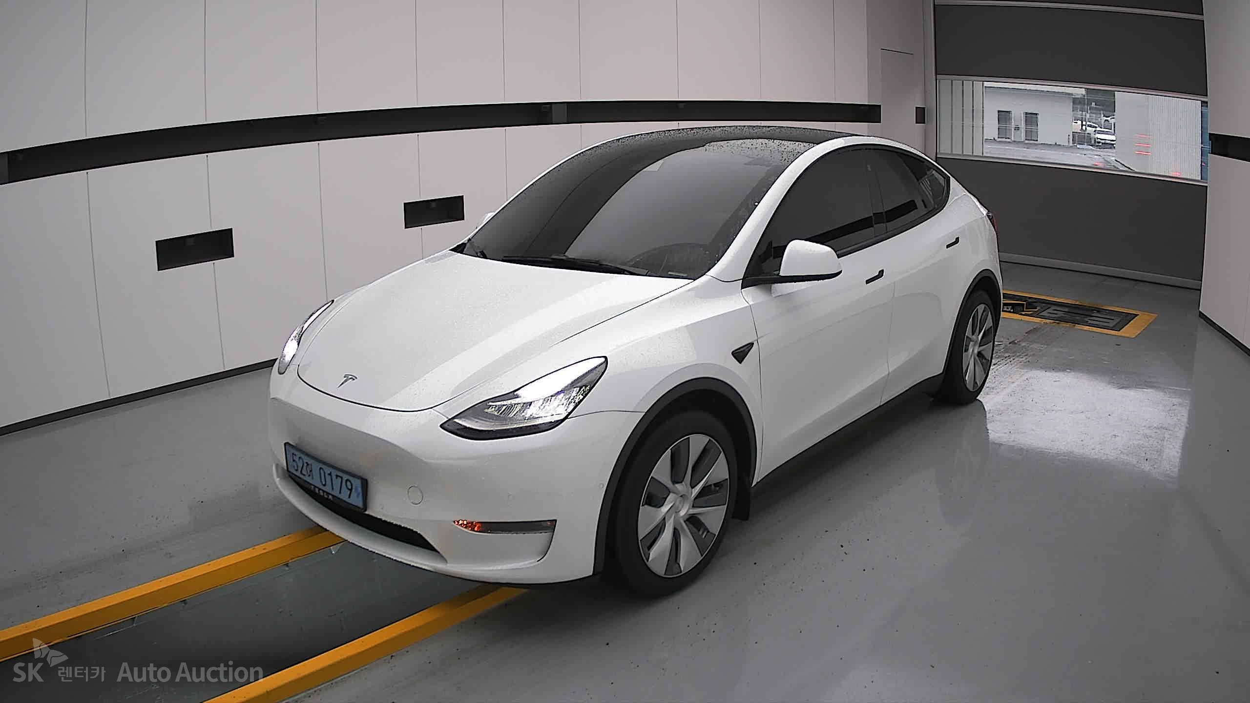 2022 - tesla model y