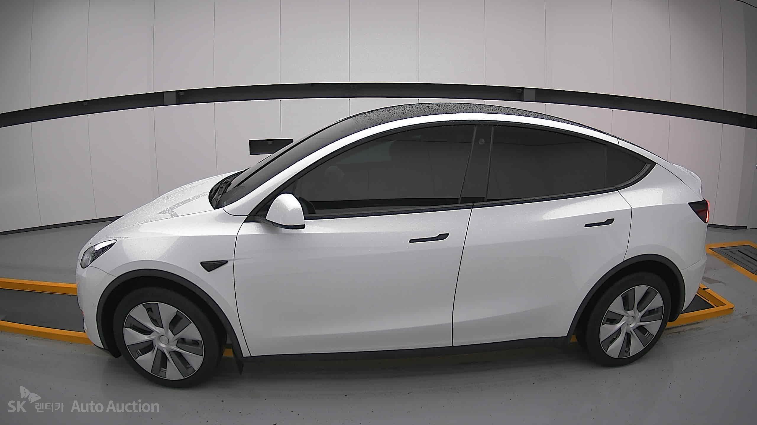 2022 - tesla model y