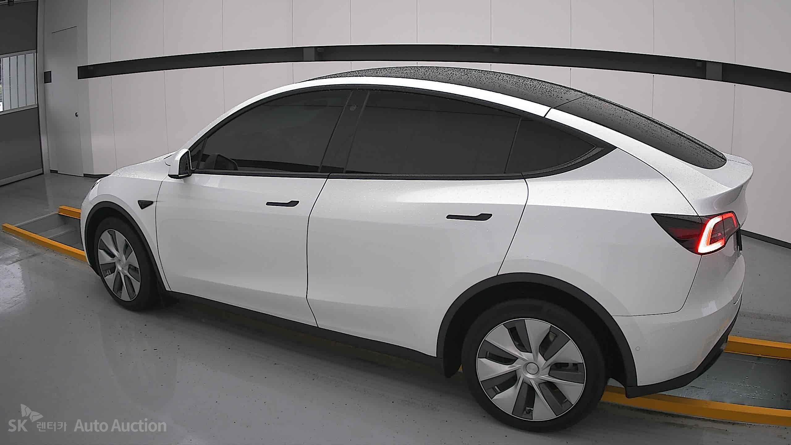 2022 - tesla model y