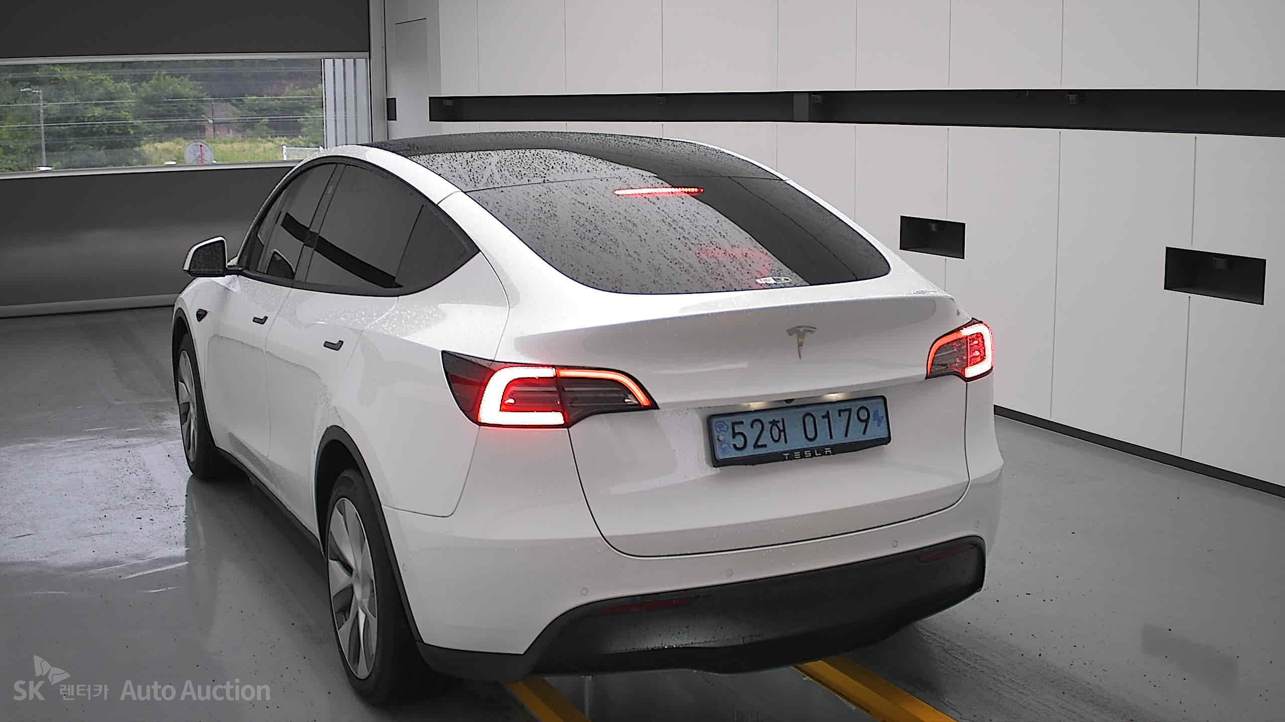 2022 - tesla model y