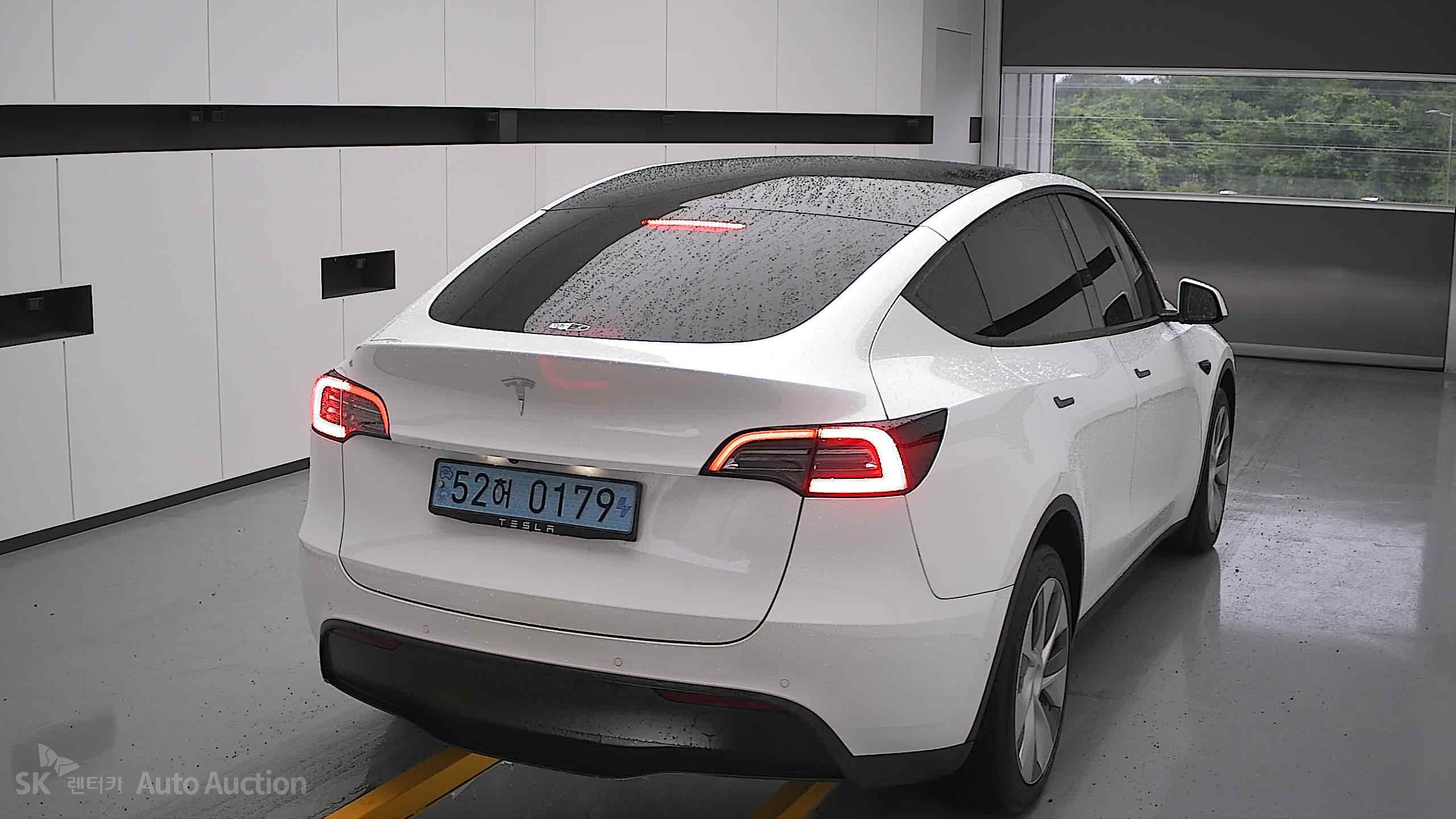 2022 - tesla model y