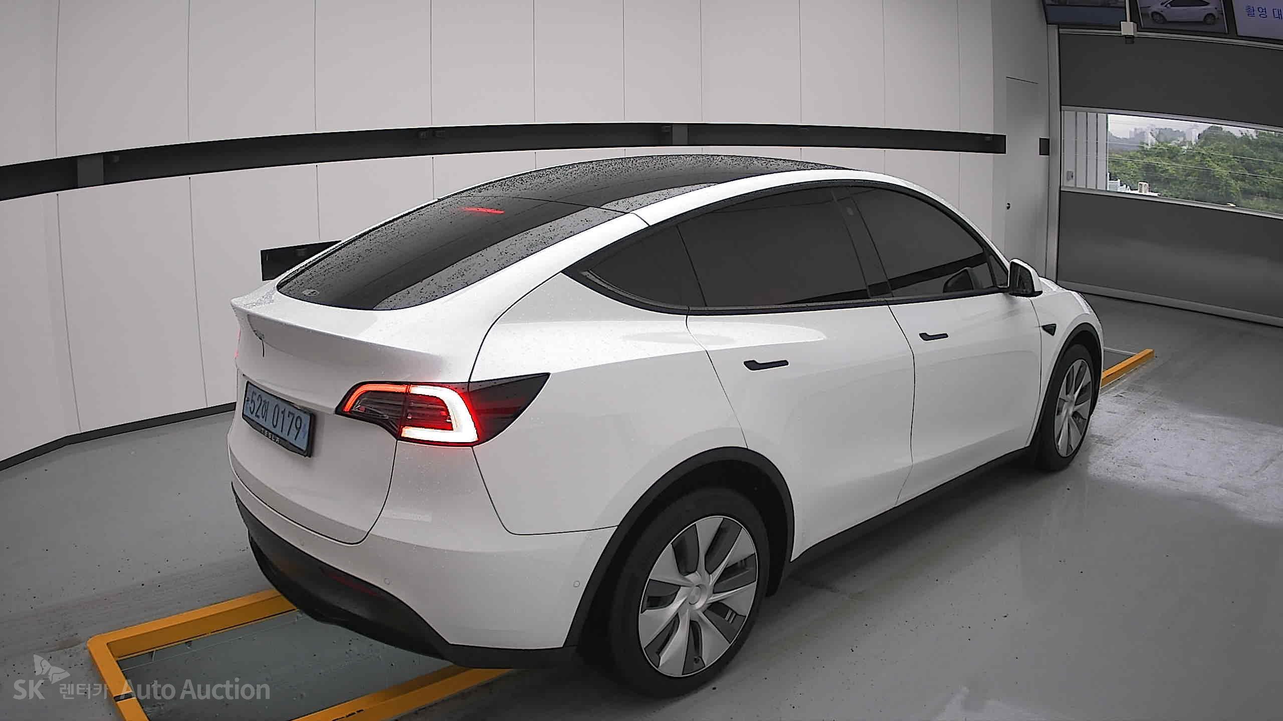 2022 - tesla model y