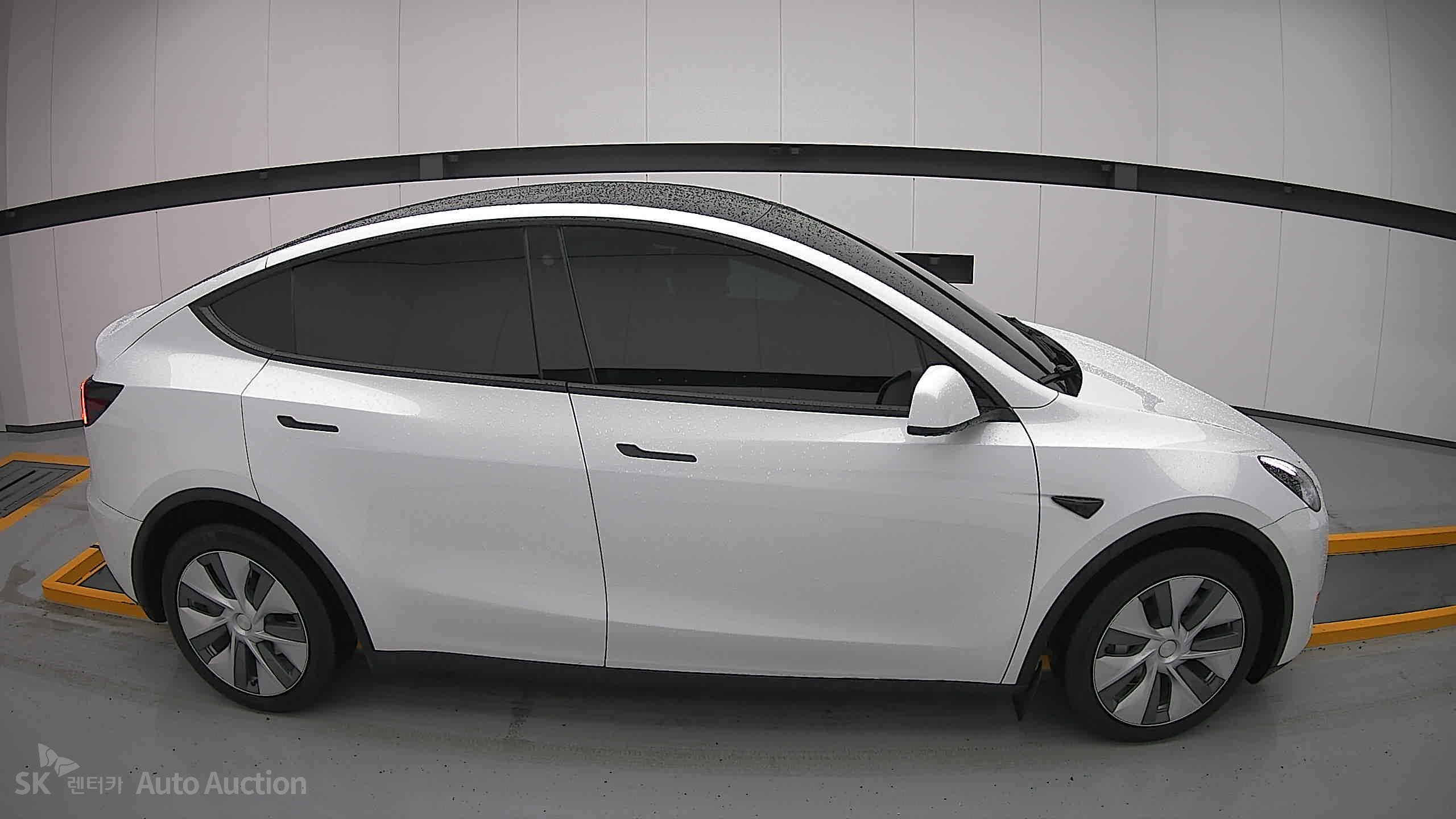 2022 - tesla model y