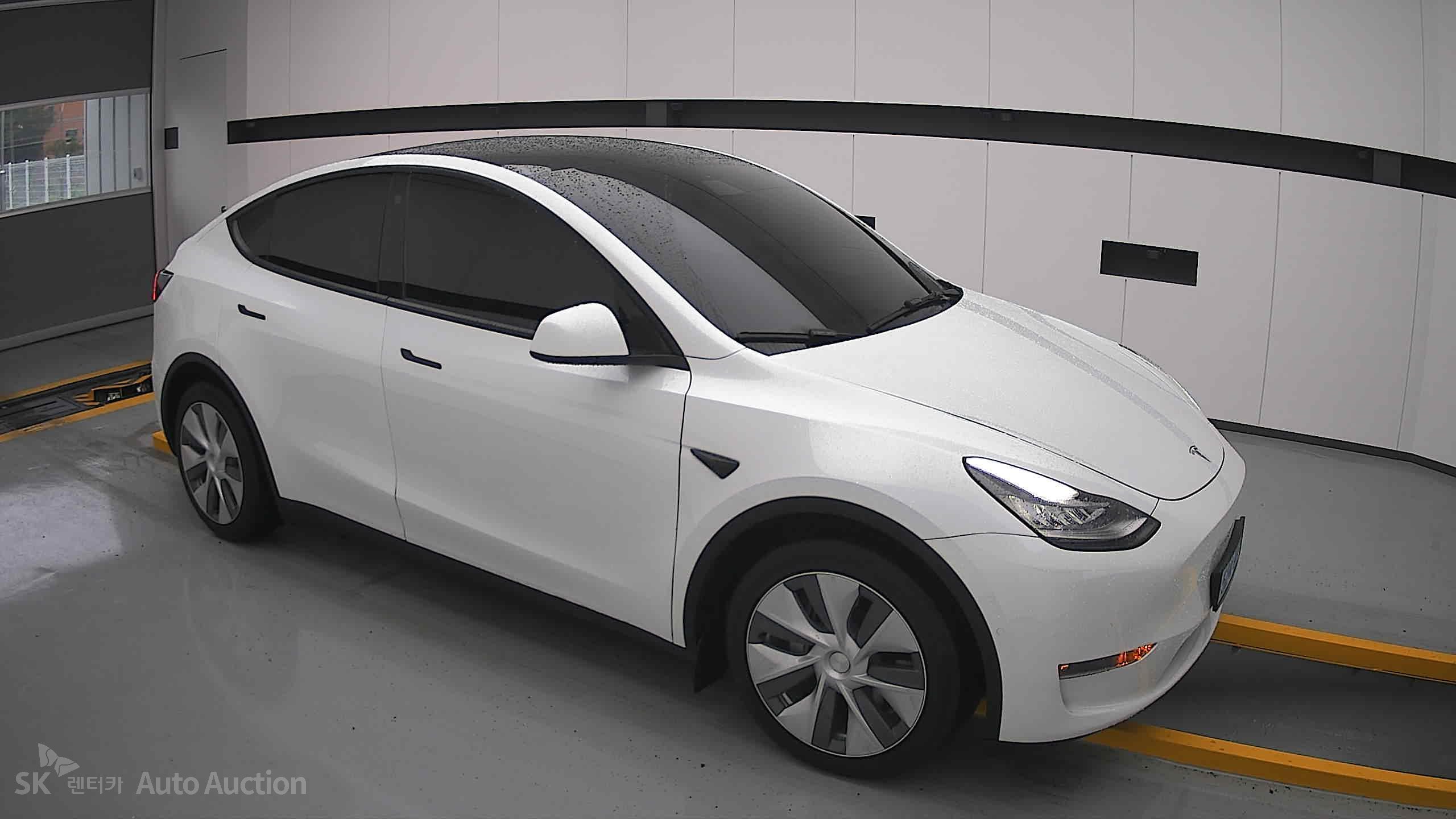 2022 - tesla model y